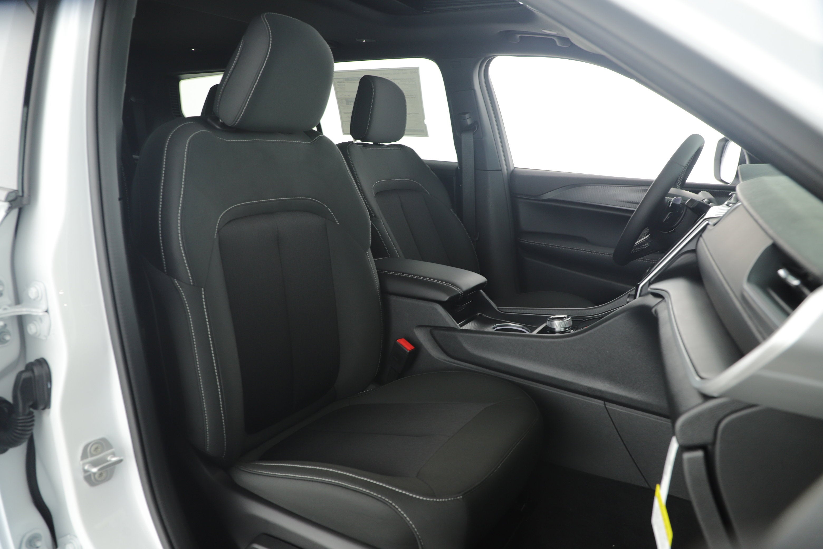 2025 Jeep Grand Cherokee GRAND CHEROKEE L LAREDO X 4X2