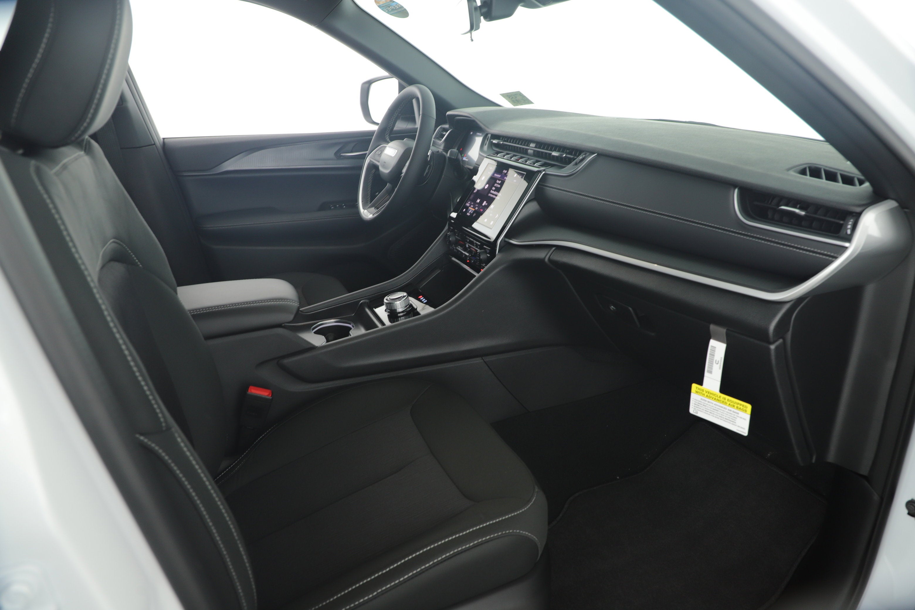 2025 Jeep Grand Cherokee GRAND CHEROKEE L LAREDO X 4X2