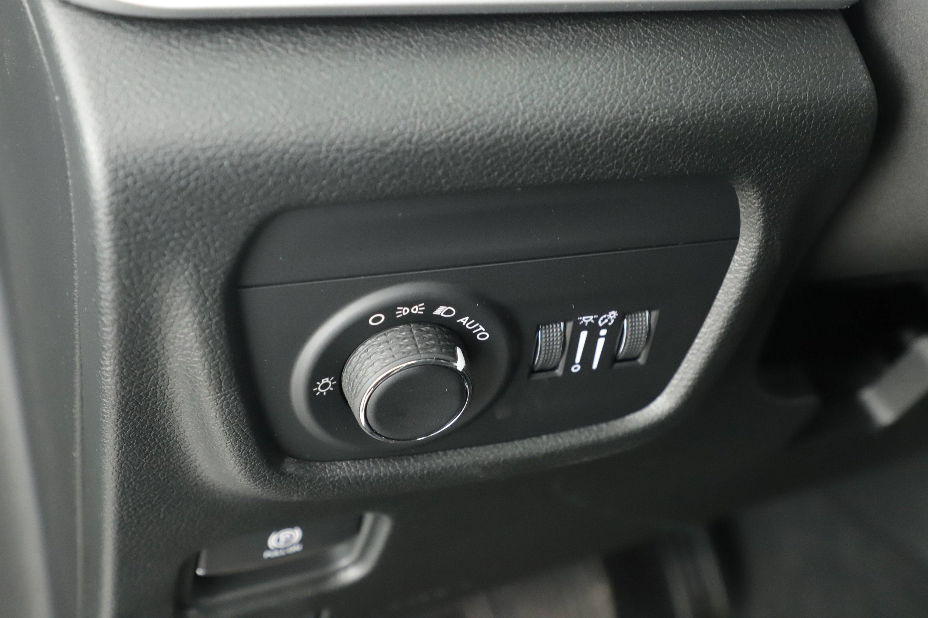 2025 Jeep Grand Cherokee GRAND CHEROKEE L LAREDO X 4X2