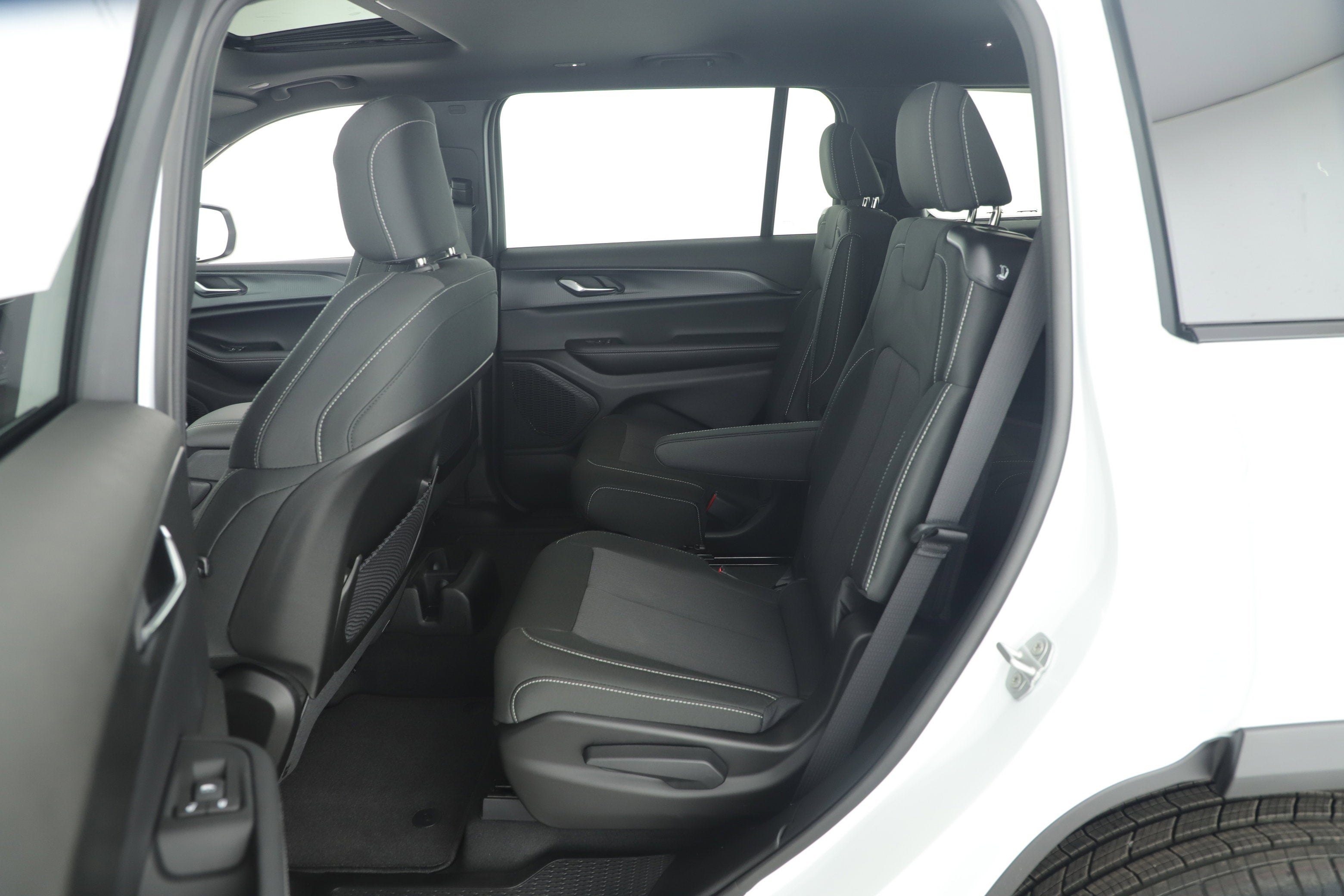 2025 Jeep Grand Cherokee GRAND CHEROKEE L LAREDO X 4X2