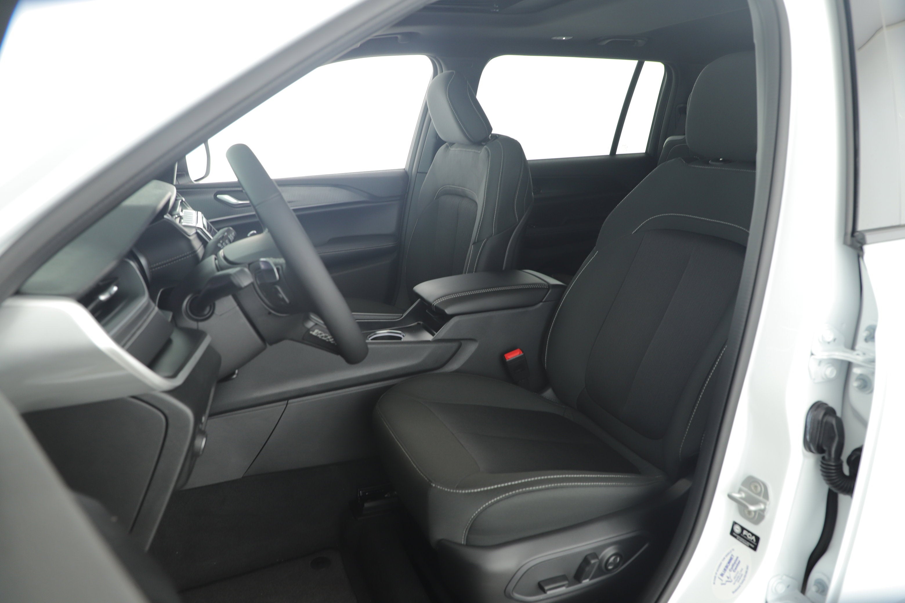 2025 Jeep Grand Cherokee GRAND CHEROKEE L LAREDO X 4X2