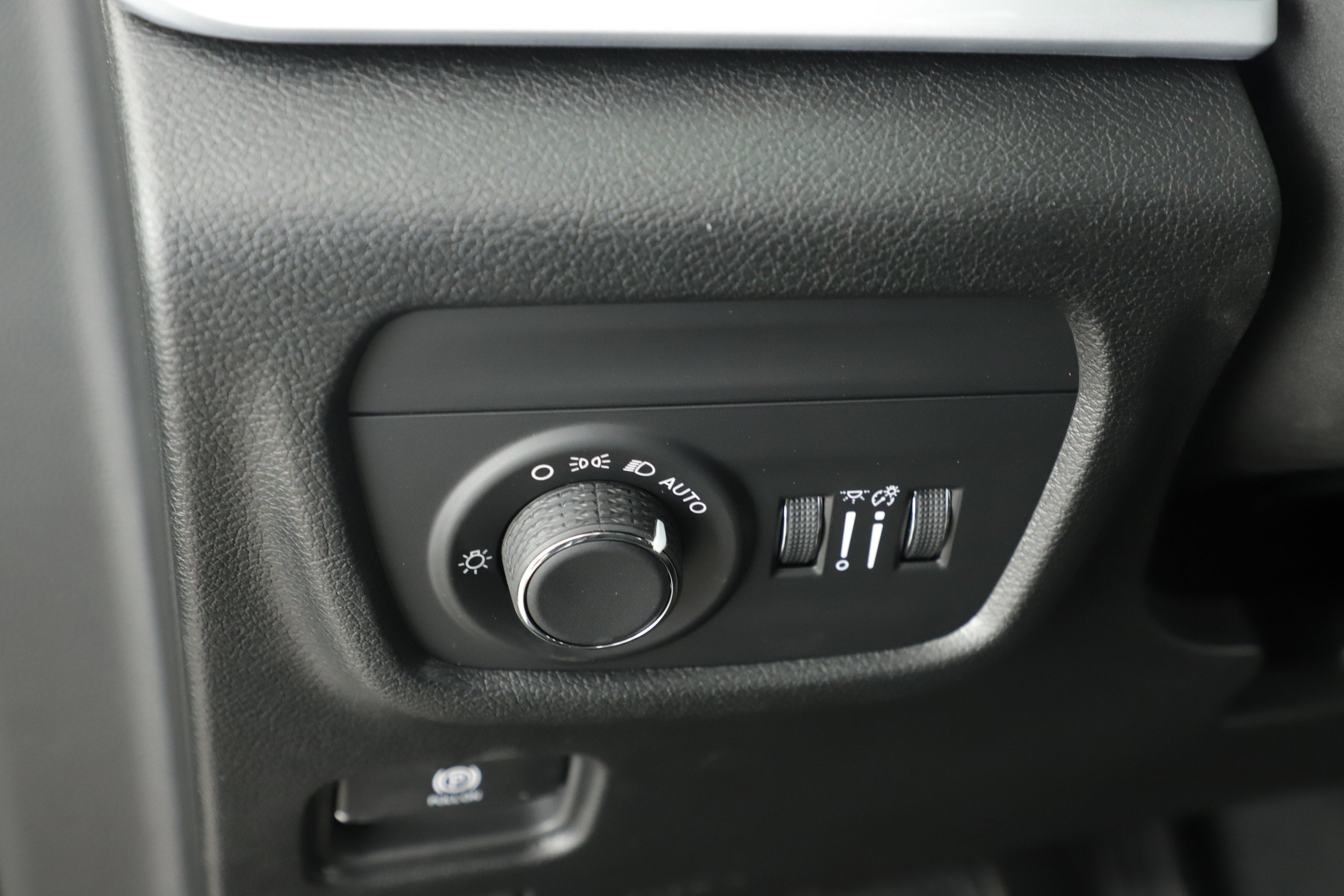 2025 Jeep Grand Cherokee GRAND CHEROKEE L LAREDO X 4X2