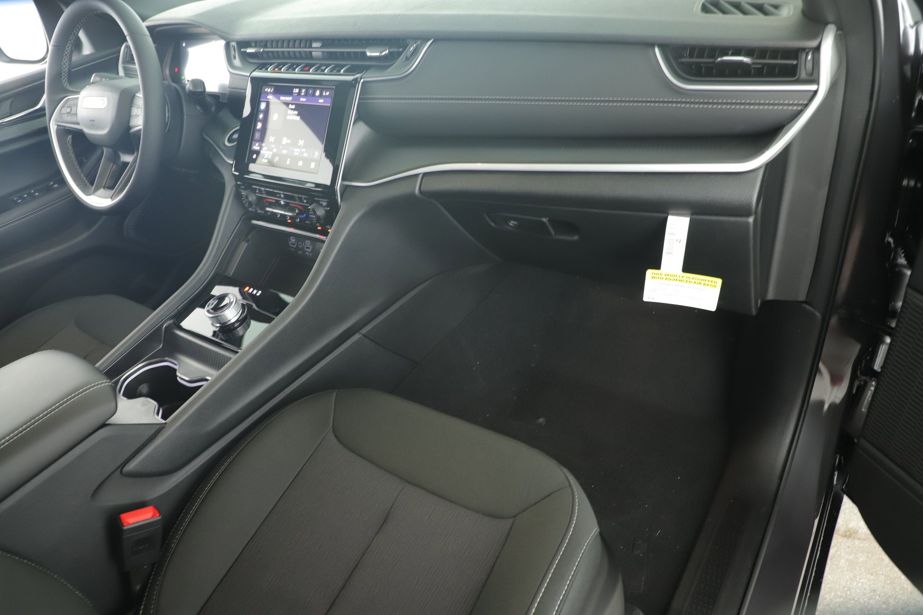 2025 Jeep Grand Cherokee GRAND CHEROKEE L LAREDO X 4X2