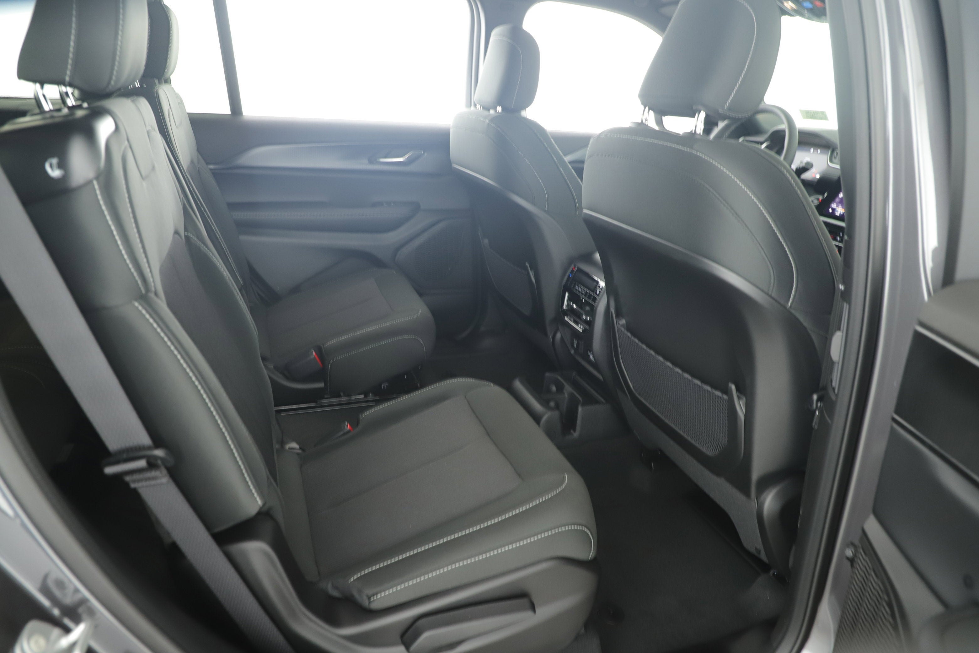 2025 Jeep Grand Cherokee GRAND CHEROKEE L LAREDO X 4X2