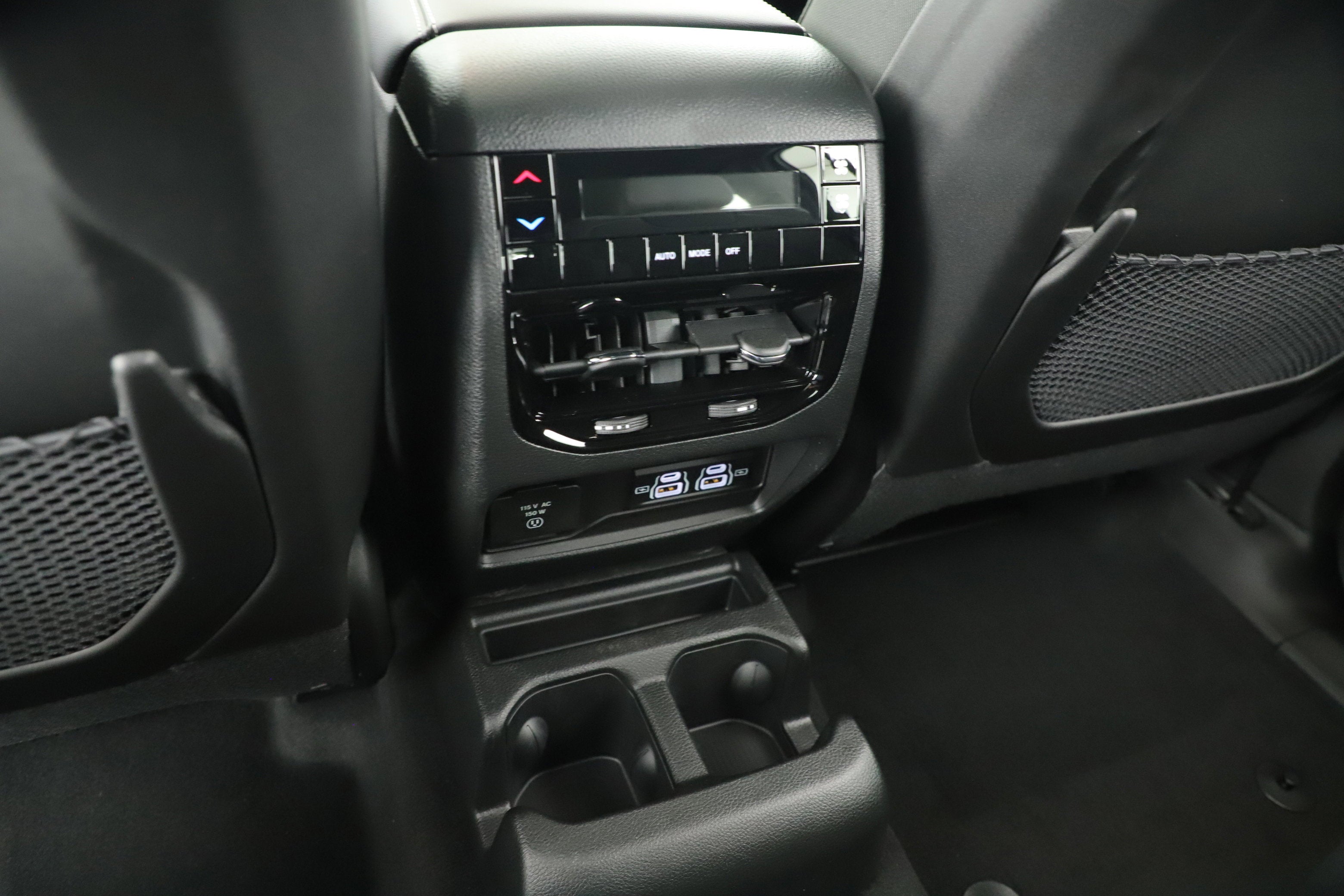 2025 Jeep Grand Cherokee GRAND CHEROKEE L LAREDO X 4X2