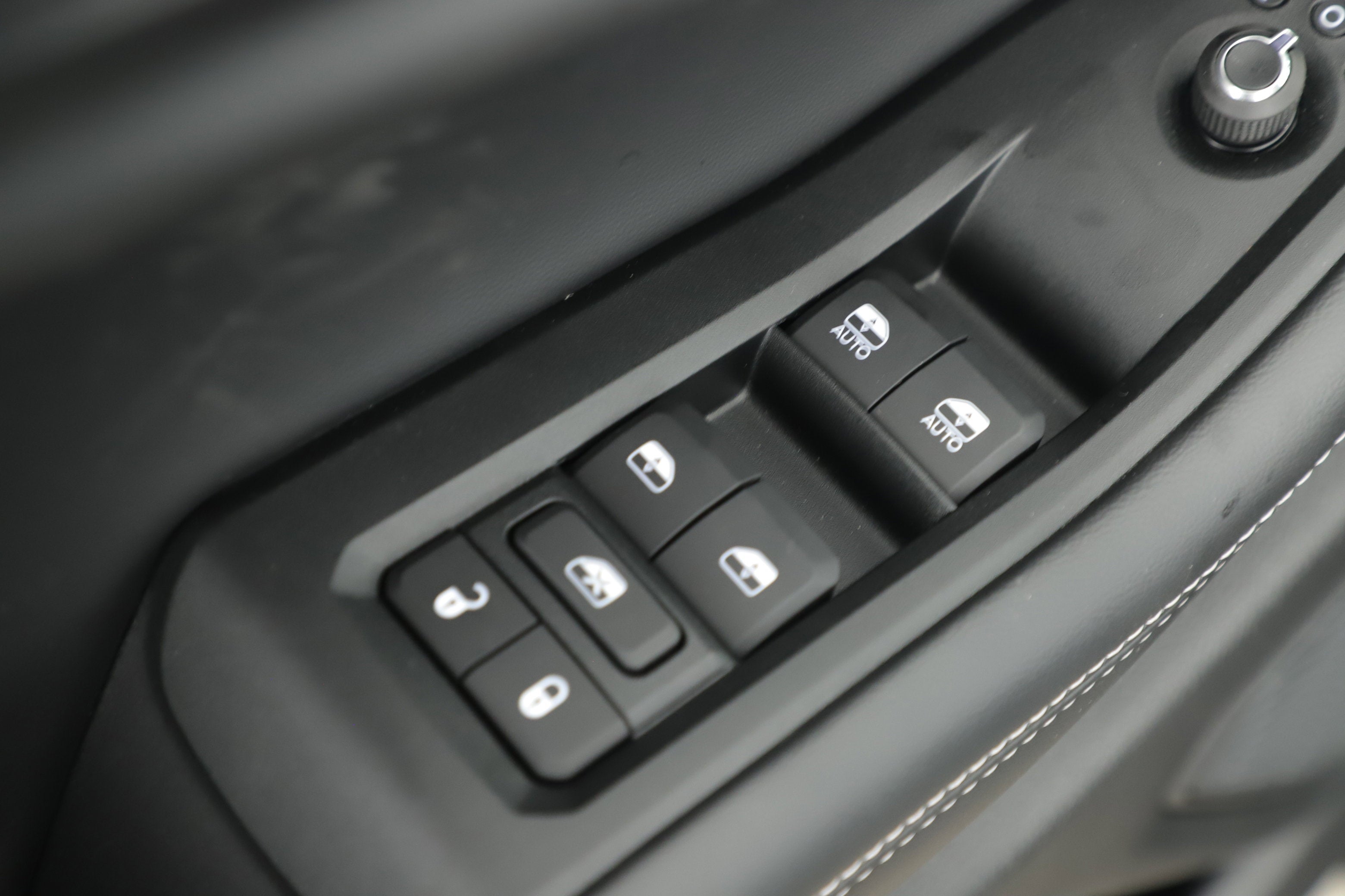 2025 Jeep Grand Cherokee GRAND CHEROKEE L LAREDO X 4X2