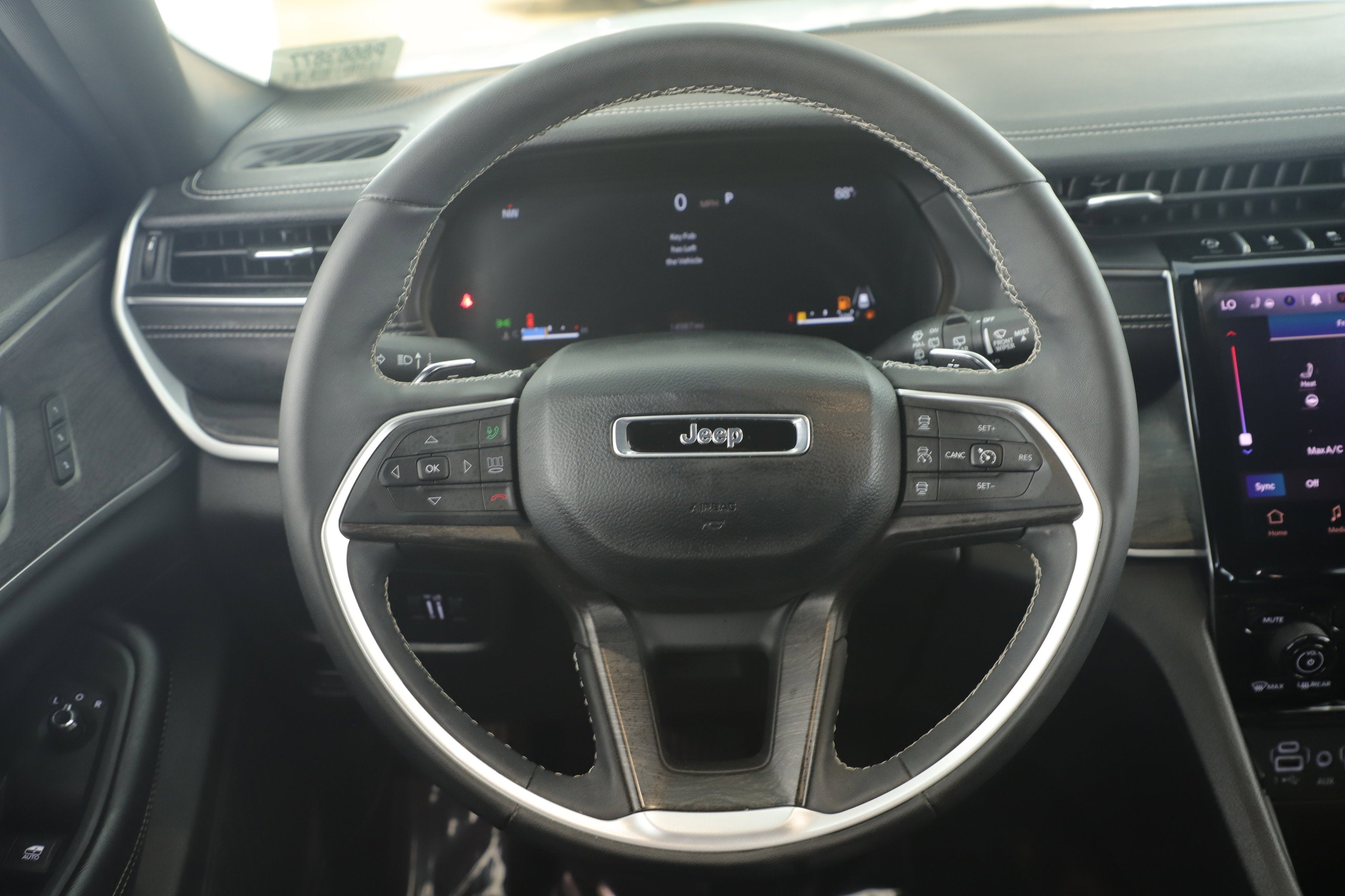 2025 Jeep Grand Cherokee L Limited 4x2