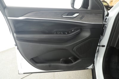 2025 Jeep Grand Cherokee L Limited 4x2