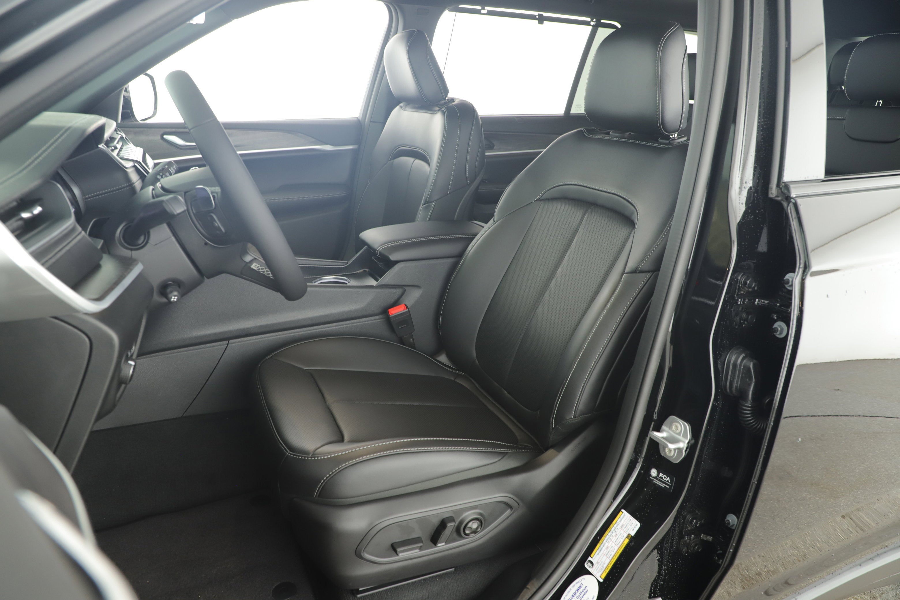 2025 Jeep Grand Cherokee GRAND CHEROKEE L LIMITED 4X2