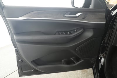 2025 Jeep Grand Cherokee GRAND CHEROKEE L LIMITED 4X2