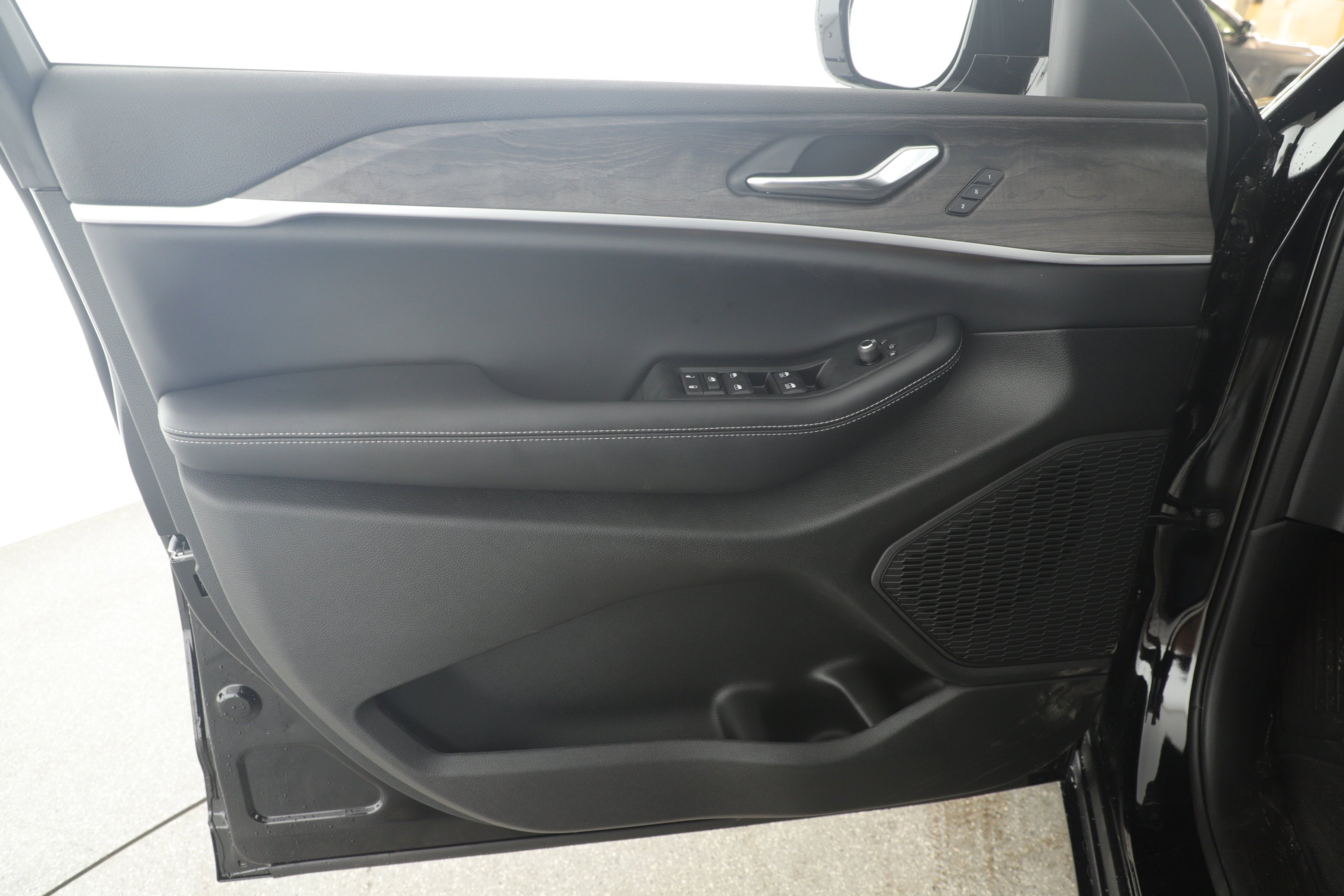 2025 Jeep Grand Cherokee GRAND CHEROKEE L LIMITED 4X2