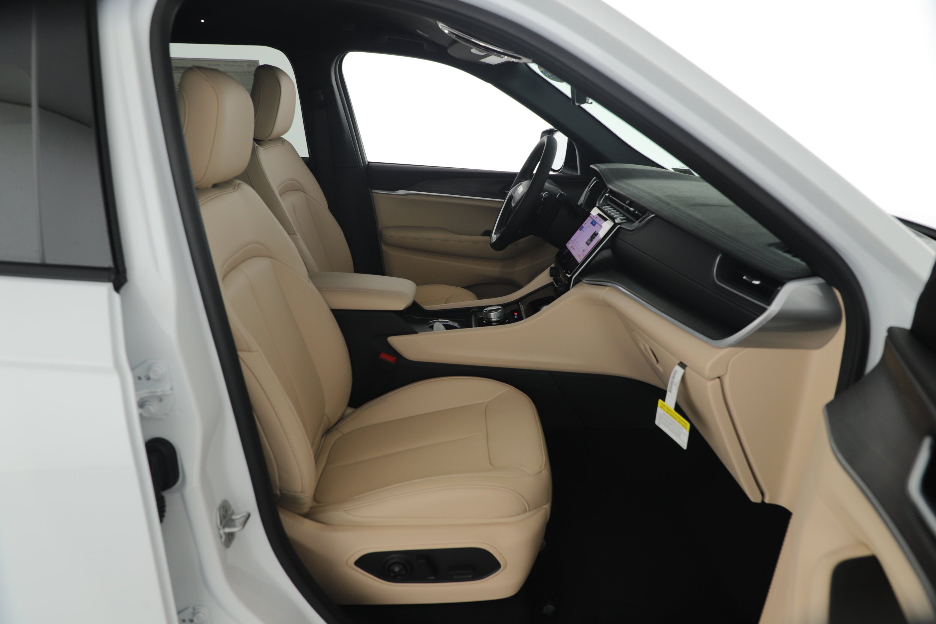 2025 Jeep Grand Cherokee GRAND CHEROKEE L LIMITED 4X2