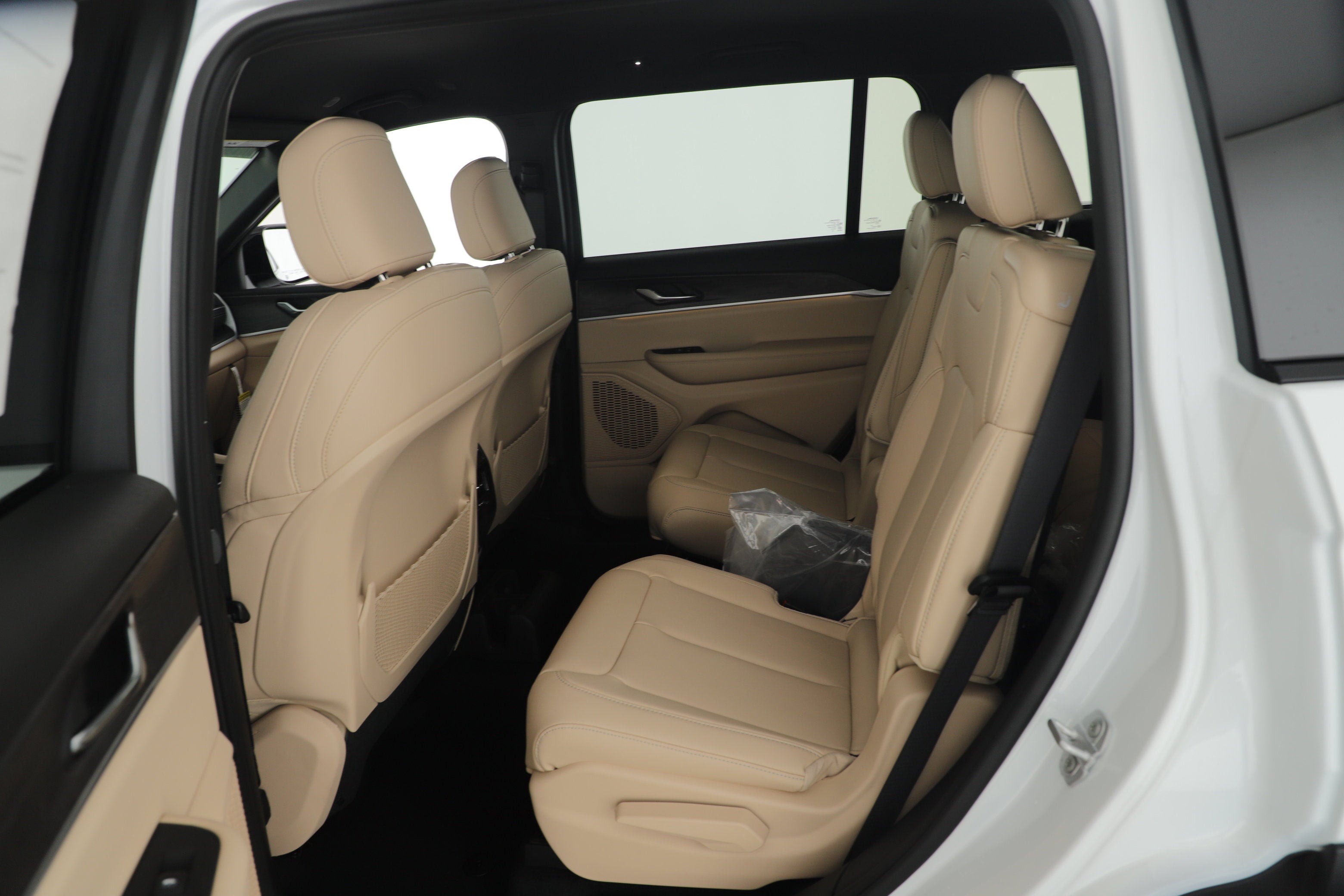 2025 Jeep Grand Cherokee GRAND CHEROKEE L LIMITED 4X2