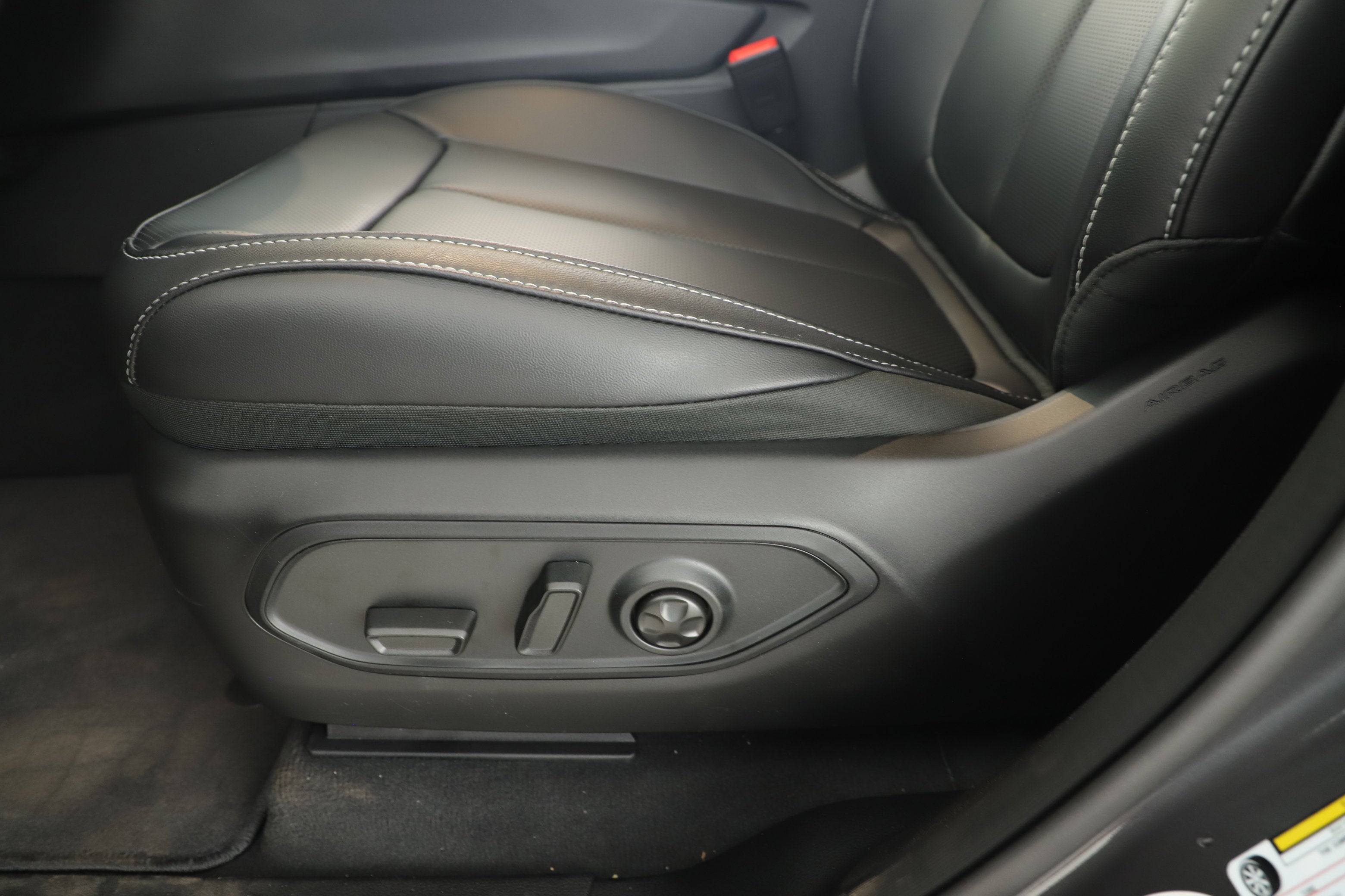 2025 Jeep Grand Cherokee GRAND CHEROKEE L LIMITED 4X2