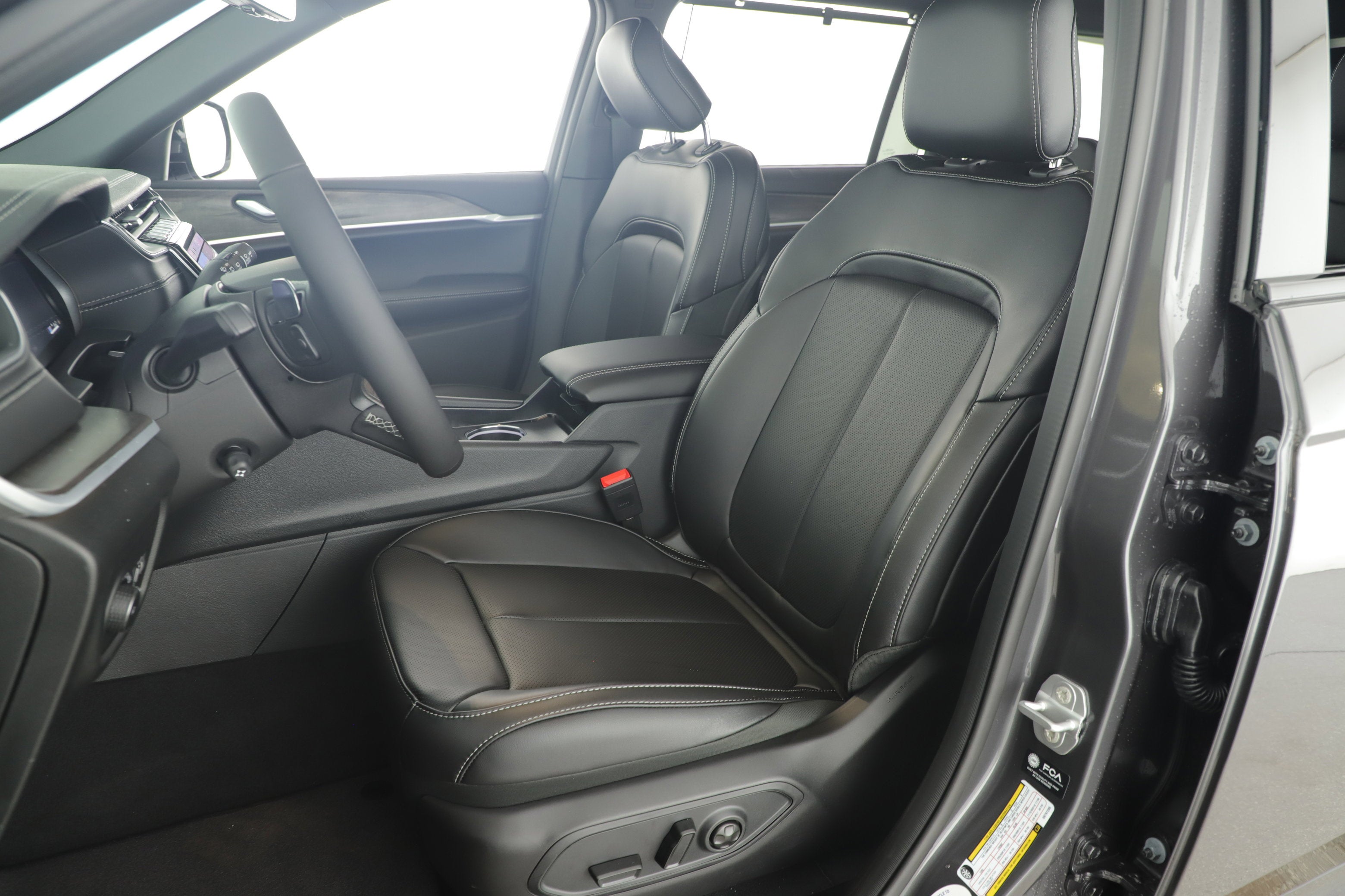 2025 Jeep Grand Cherokee GRAND CHEROKEE L LIMITED 4X2