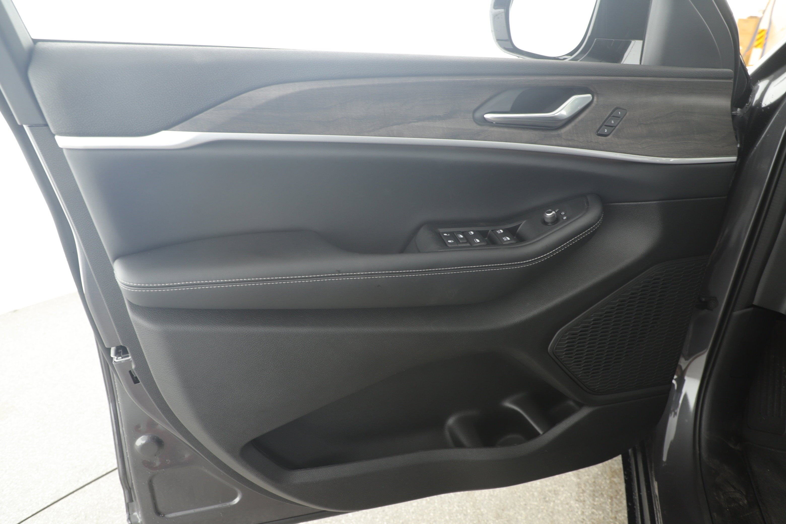 2025 Jeep Grand Cherokee GRAND CHEROKEE L LIMITED 4X2