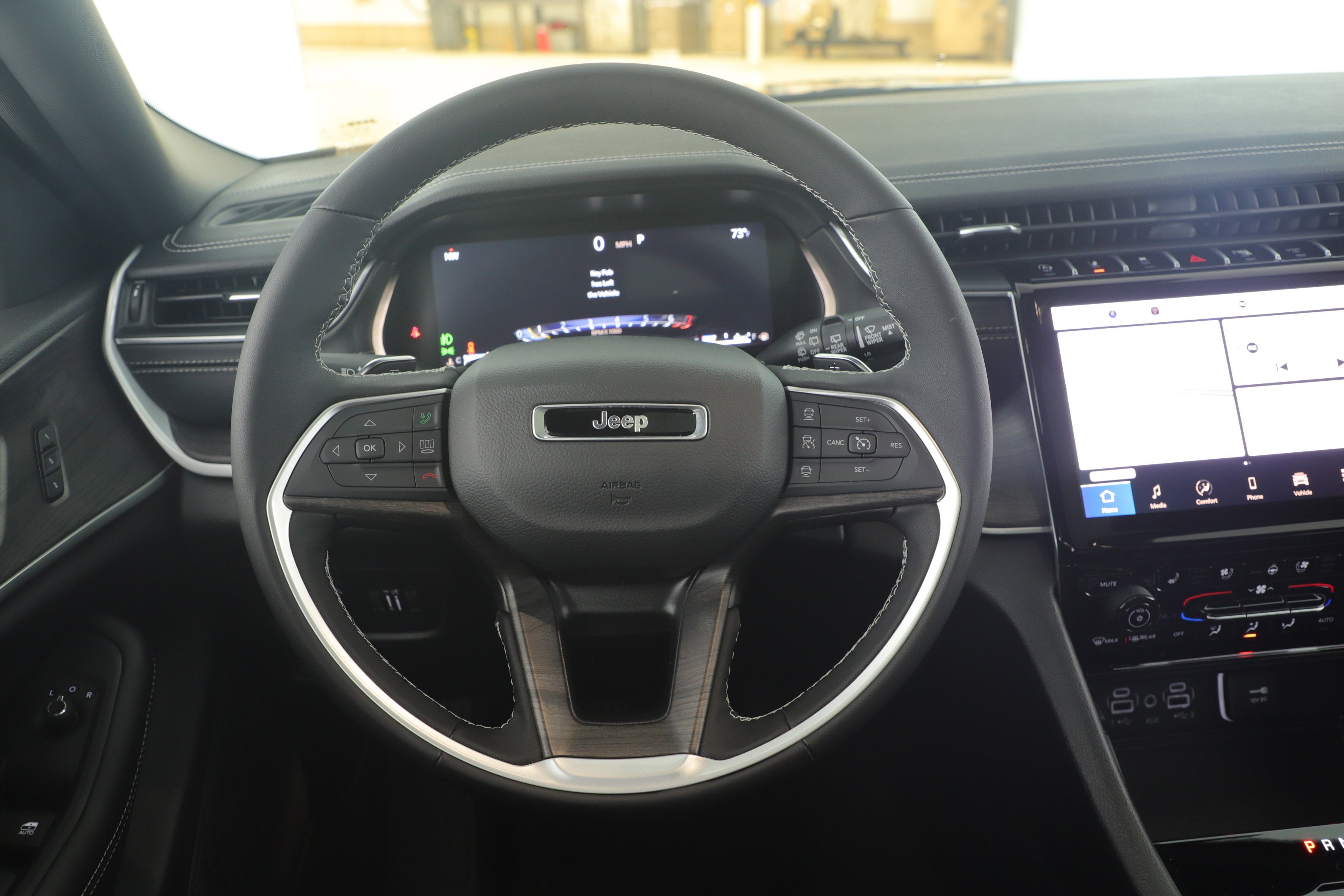 2025 Jeep Grand Cherokee GRAND CHEROKEE L LIMITED 4X2