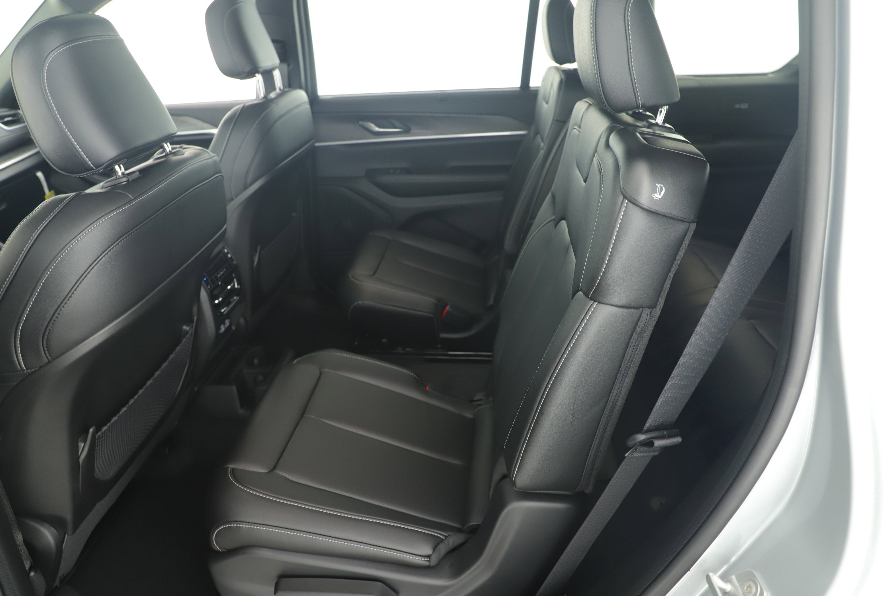 2025 Jeep Grand Cherokee GRAND CHEROKEE L LIMITED 4X2