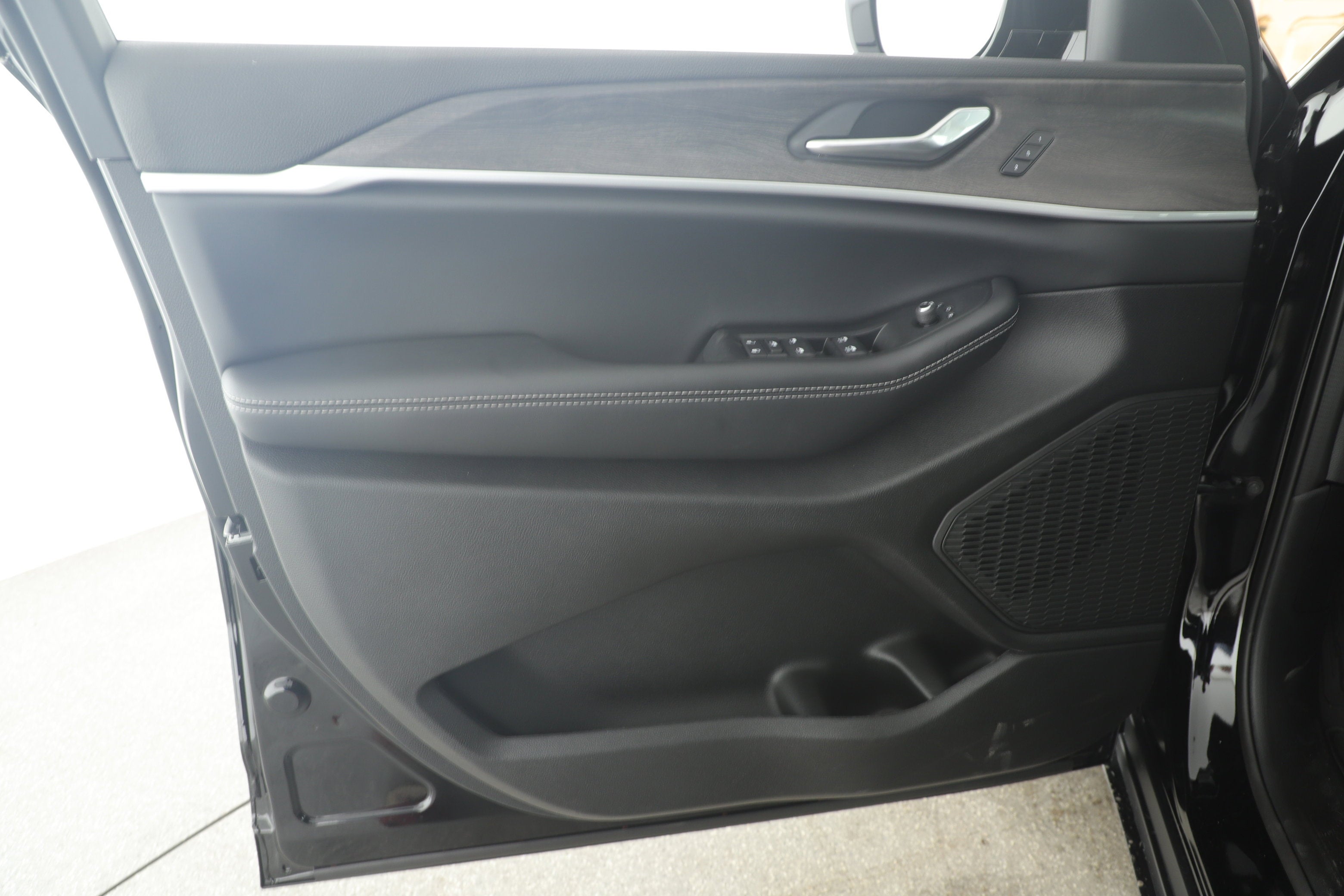 2025 Jeep Grand Cherokee GRAND CHEROKEE L LIMITED 4X2