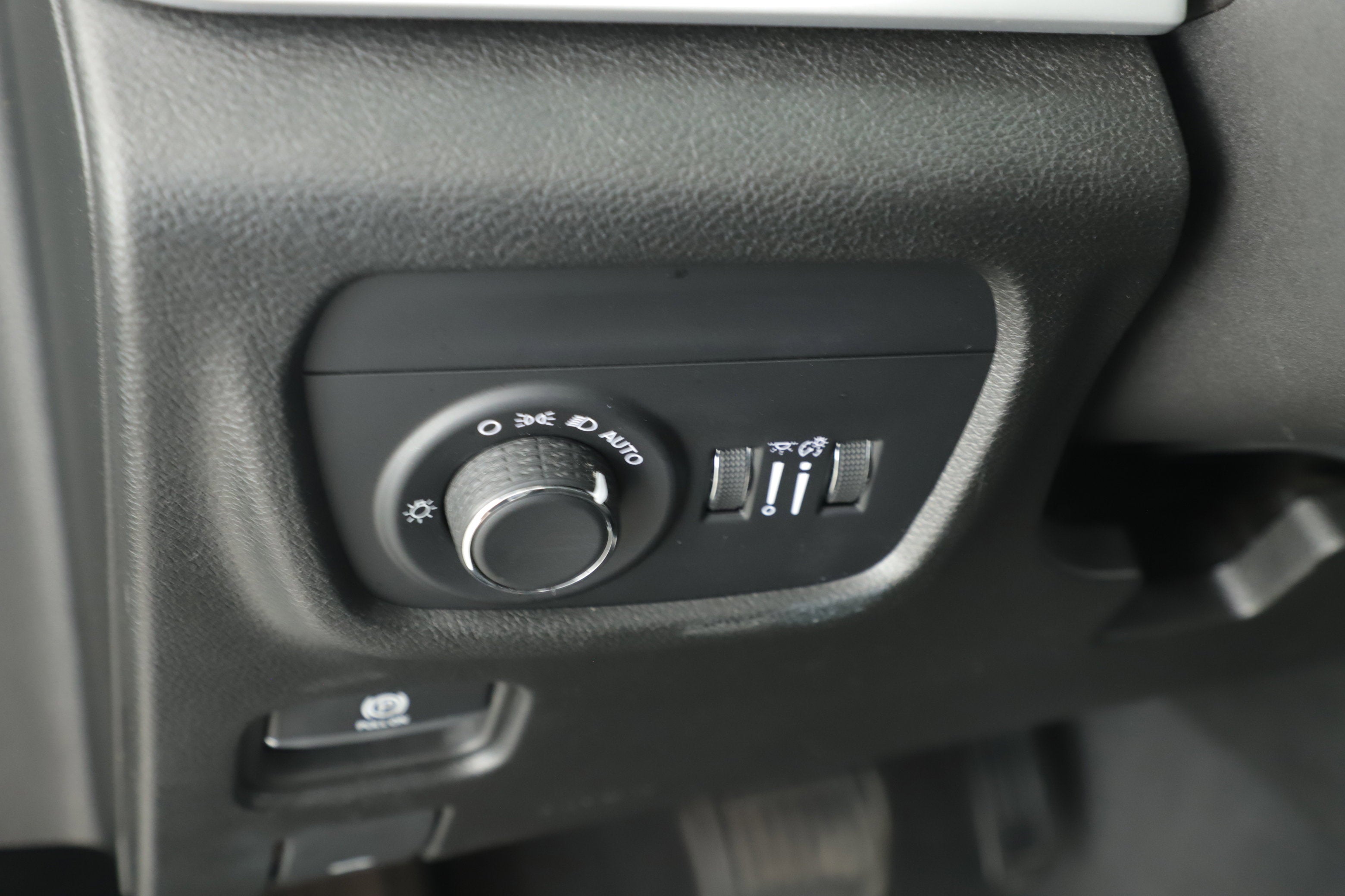 2023 Jeep Grand Cherokee L Laredo 4x4