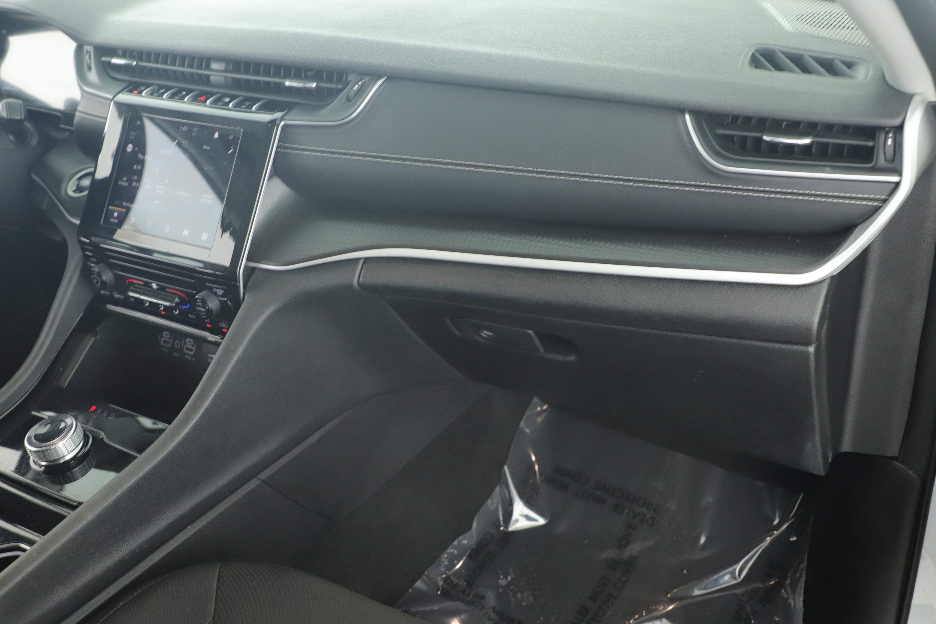 2023 Jeep Grand Cherokee L Laredo 4x4