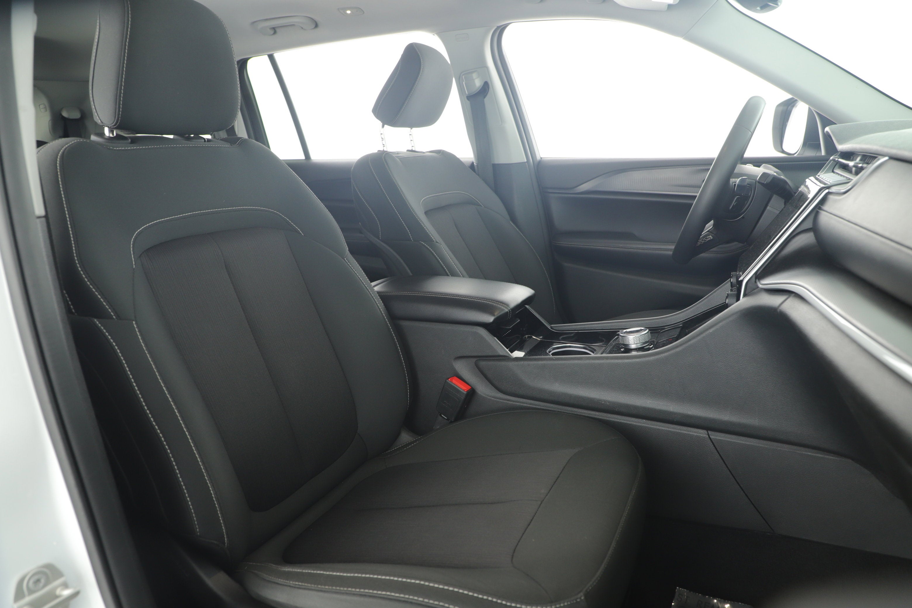 2023 Jeep Grand Cherokee L Laredo 4x4