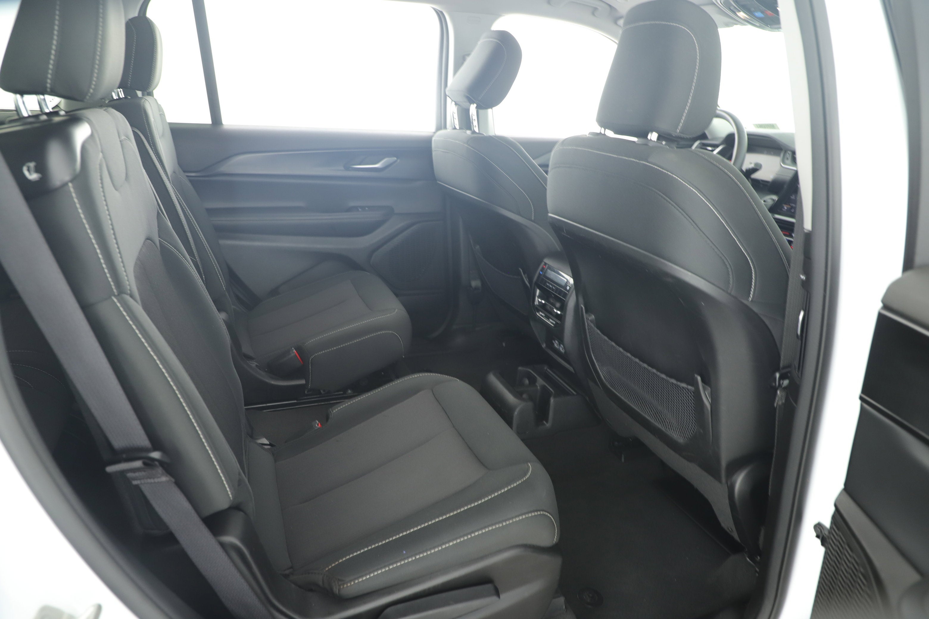 2023 Jeep Grand Cherokee L Laredo 4x4