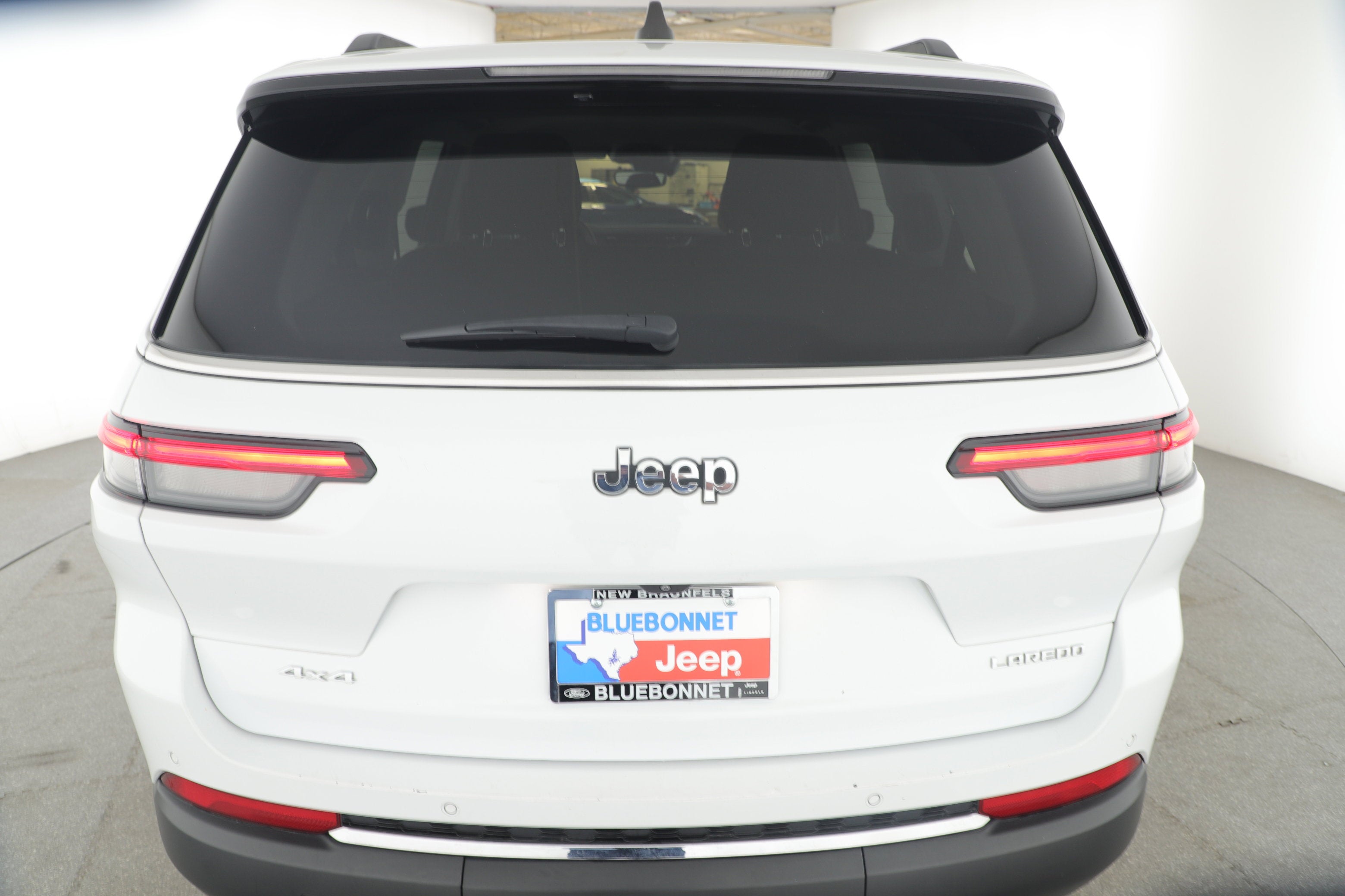 2023 Jeep Grand Cherokee L Laredo 4x4