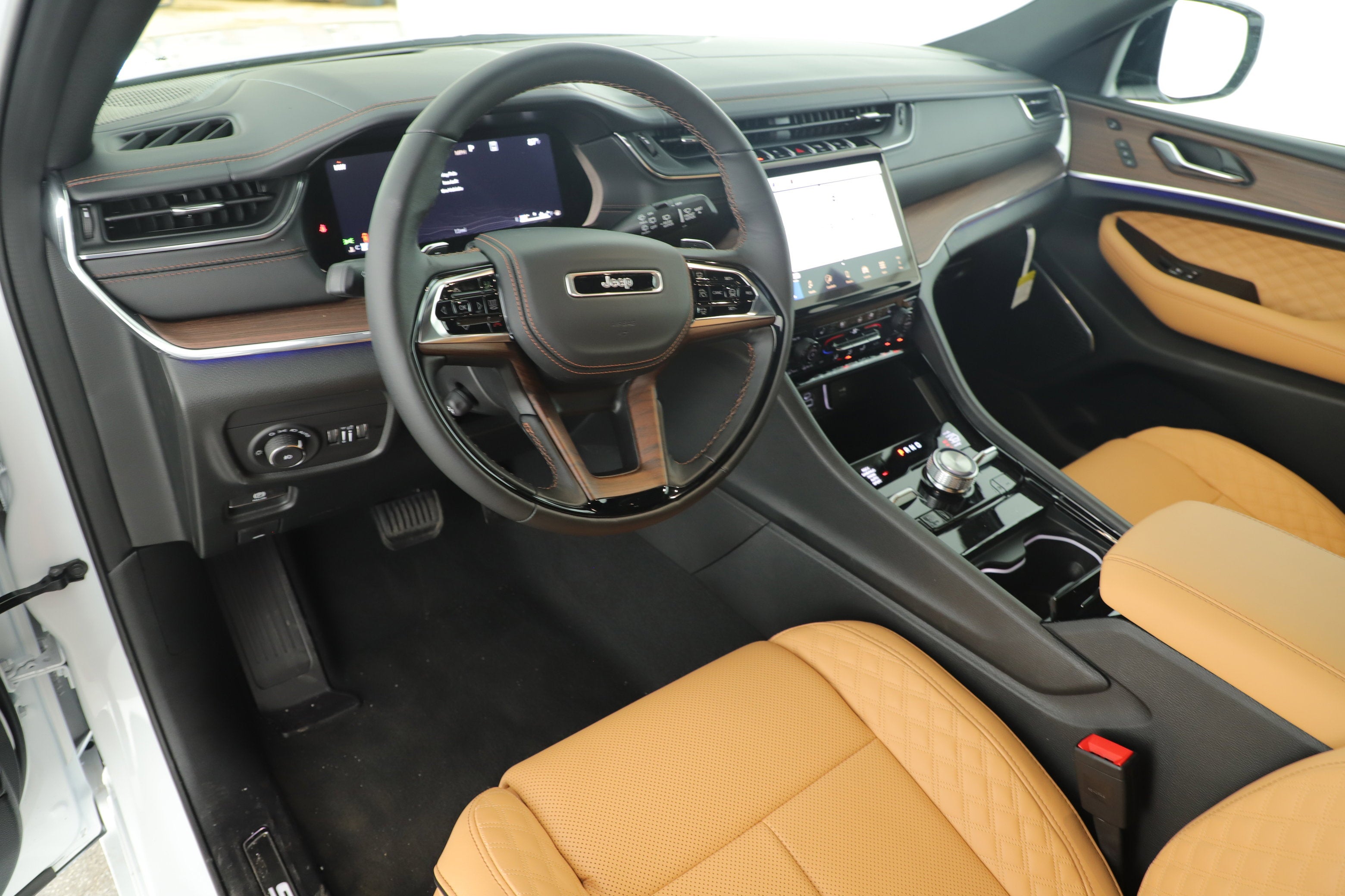 2025 Jeep Grand Cherokee GRAND CHEROKEE L SUMMIT 4X4