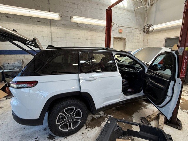 2022 Jeep Grand Cherokee 4xe Trailhawk 4x4