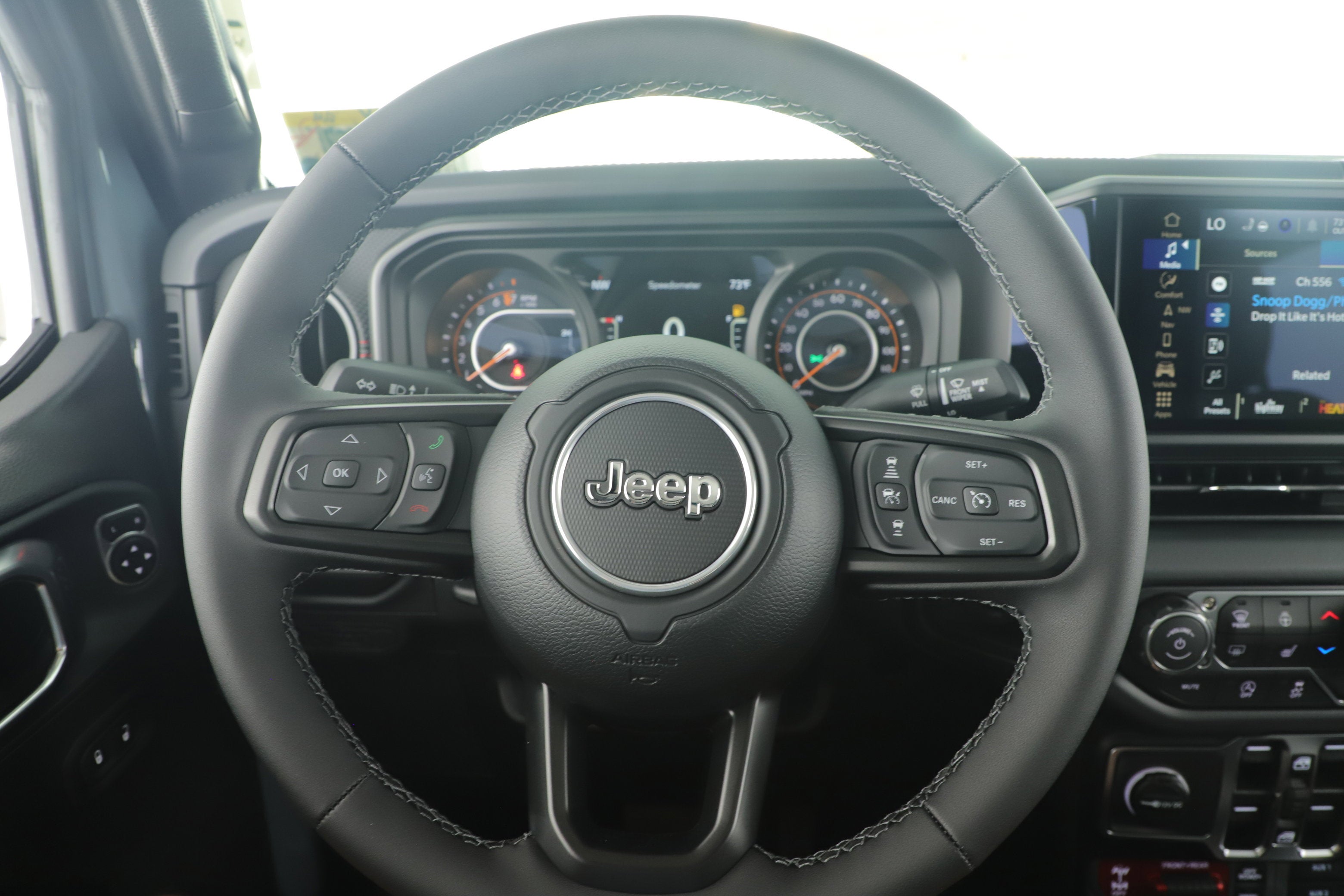 2025 Jeep Gladiator GLADIATOR RUBICON 4X4