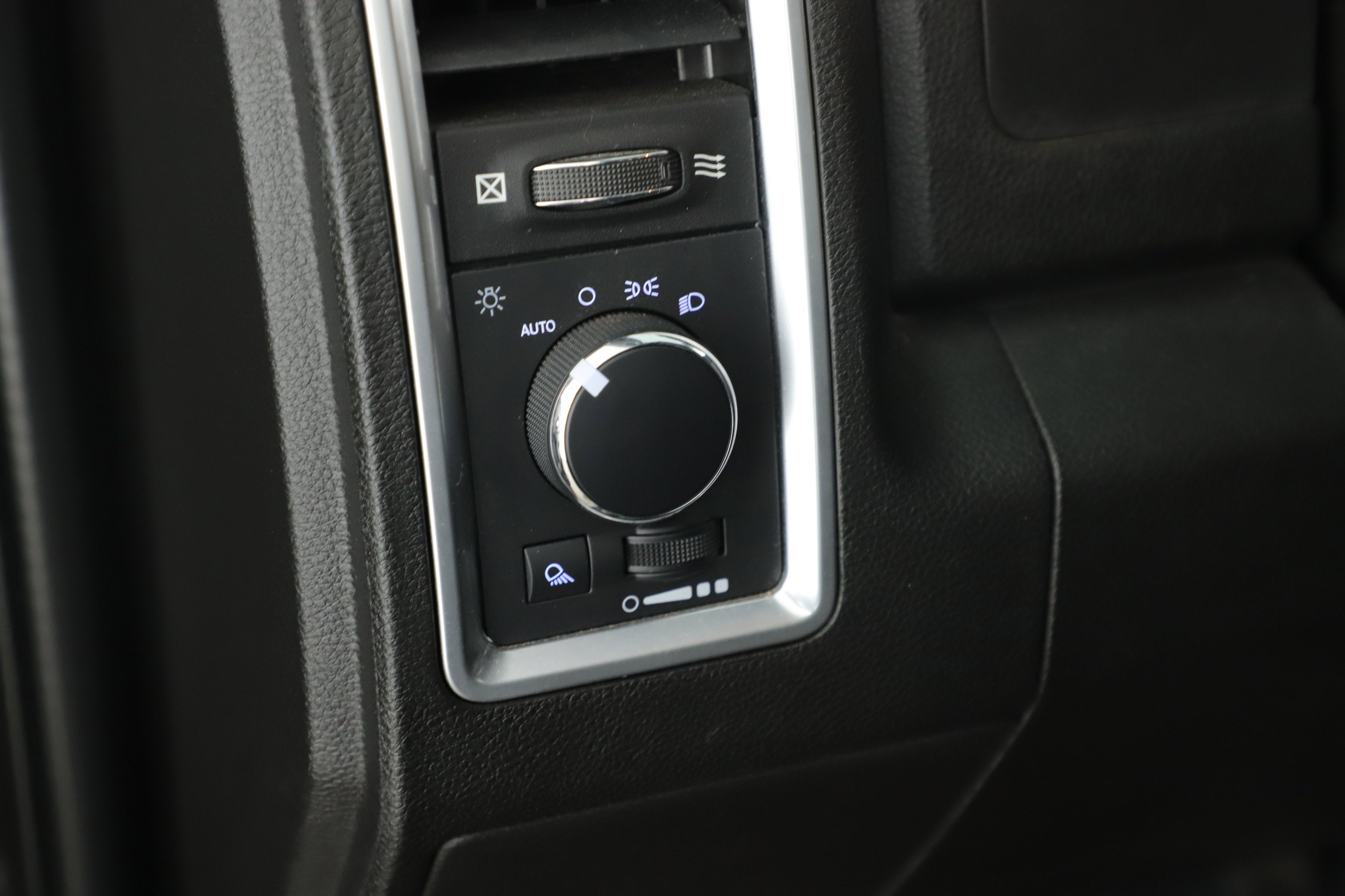 2022 RAM 1500 Classic Warlock Quad Cab 4x4 6'4' Box