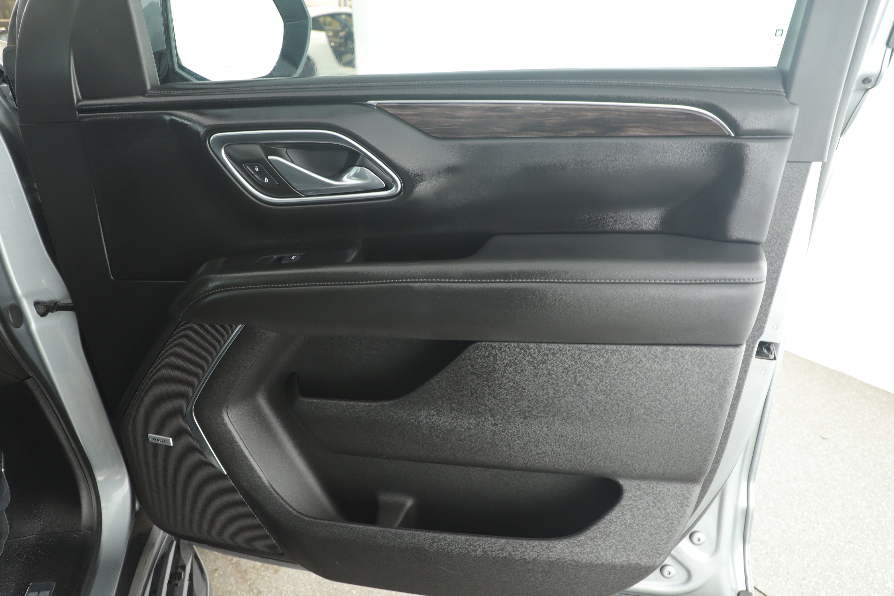 2024 Chevrolet Suburban 2WD LT