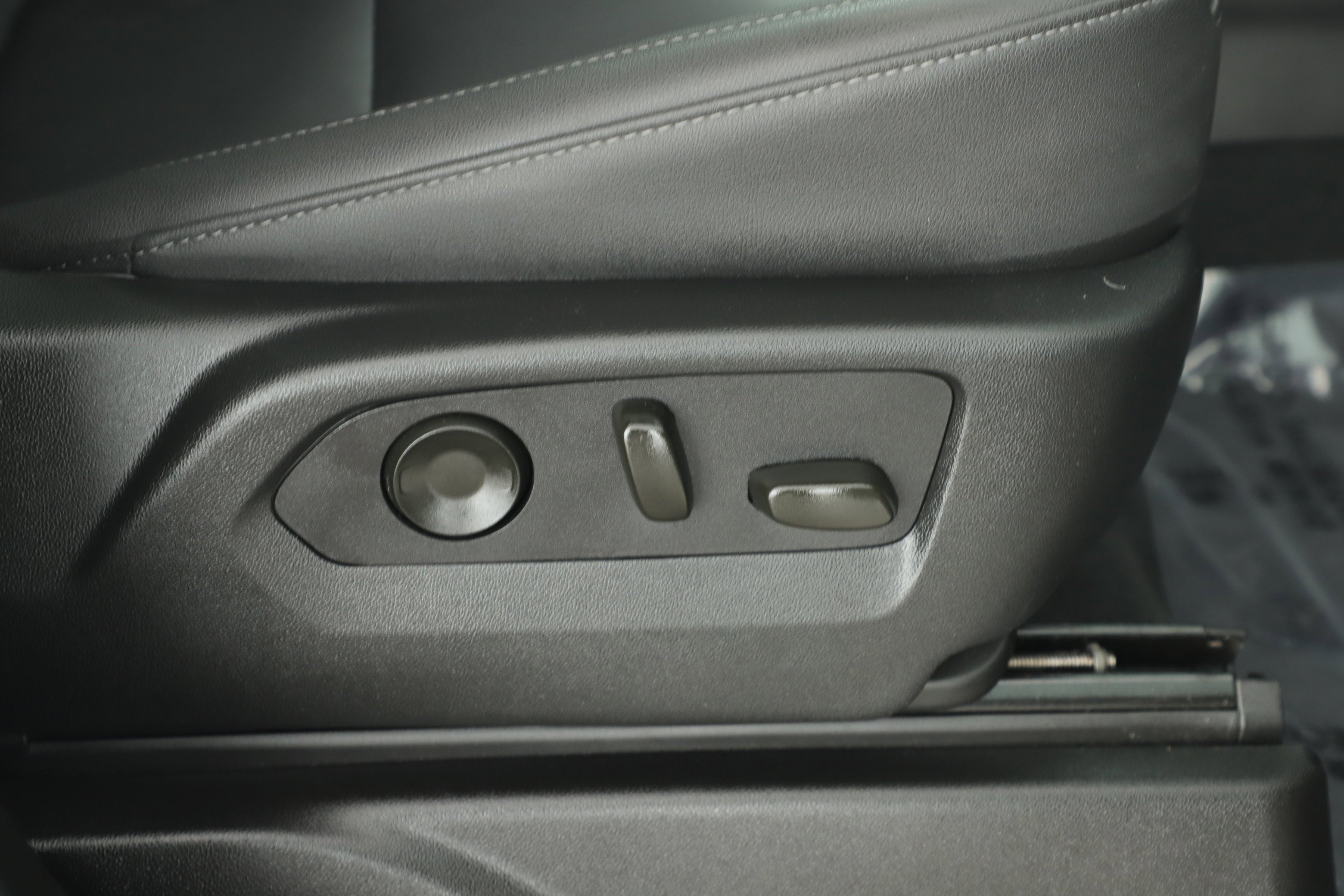 2024 Chevrolet Suburban 2WD LT