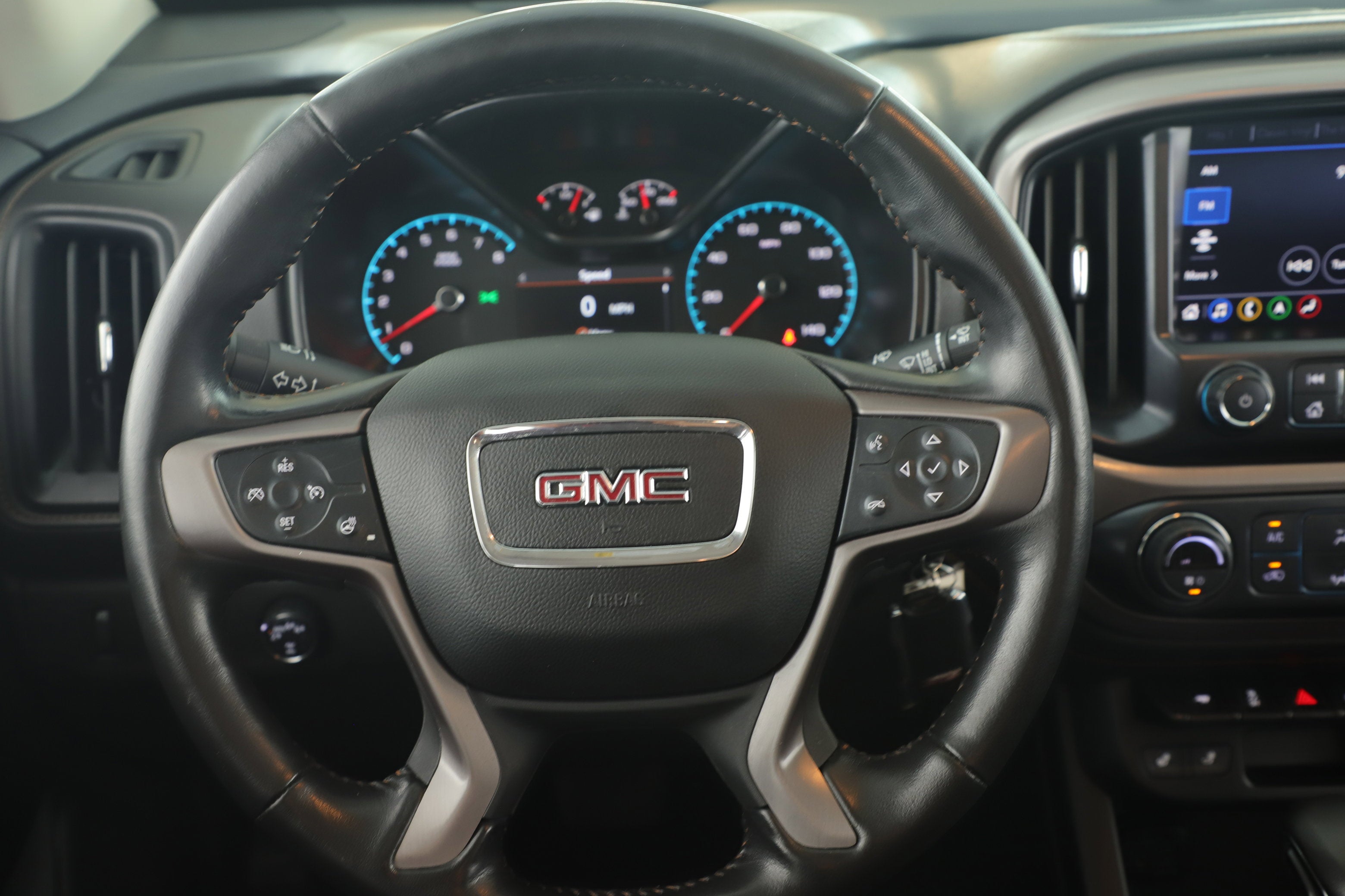 2022 GMC Canyon 4WD Crew Cab Short Box AT4 - Leather