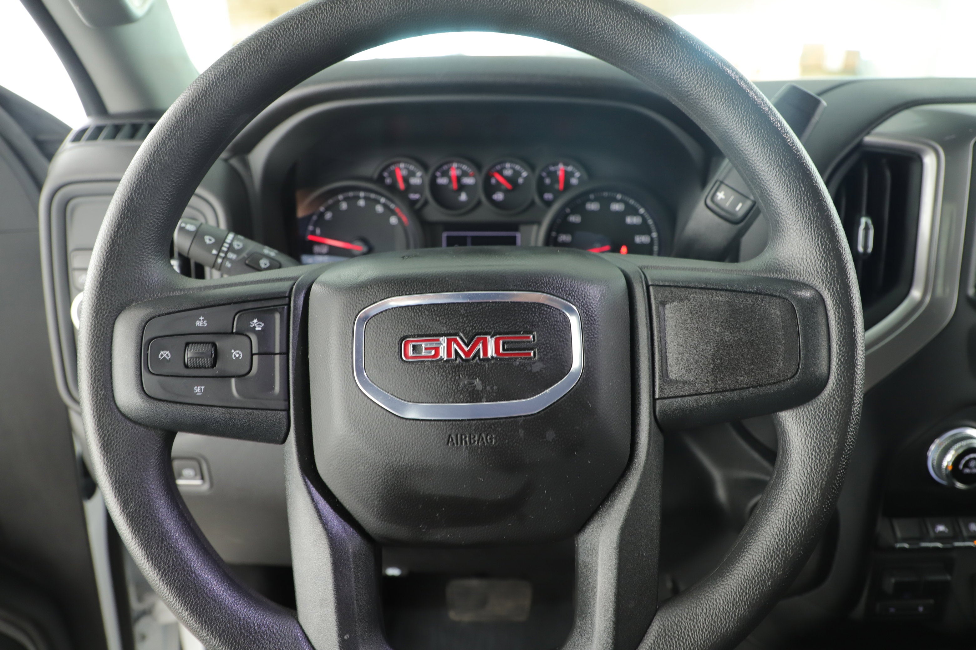 2024 GMC Sierra 1500 2WD Crew Cab Short Box Pro