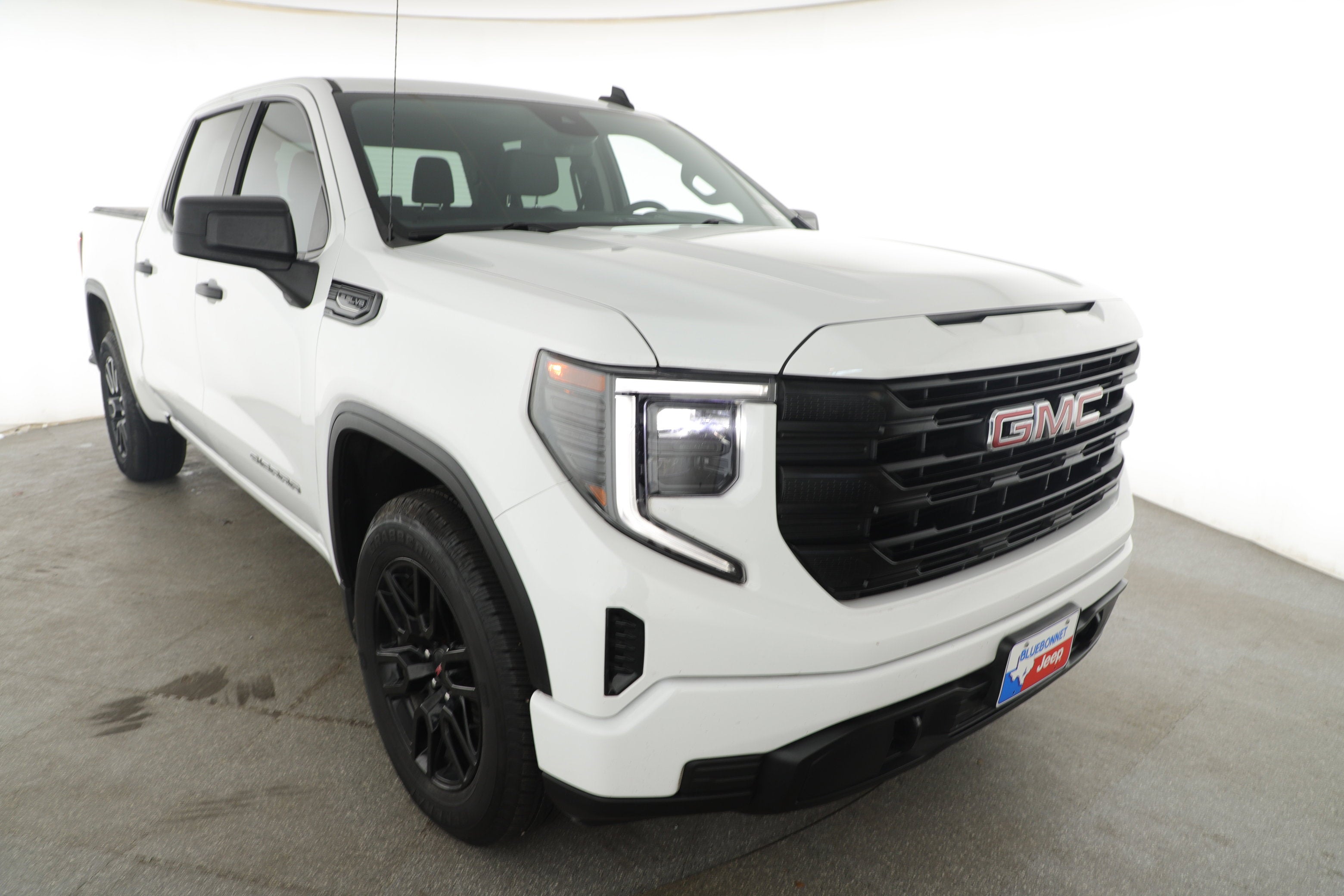 2024 GMC Sierra 1500 2WD Crew Cab Short Box Pro