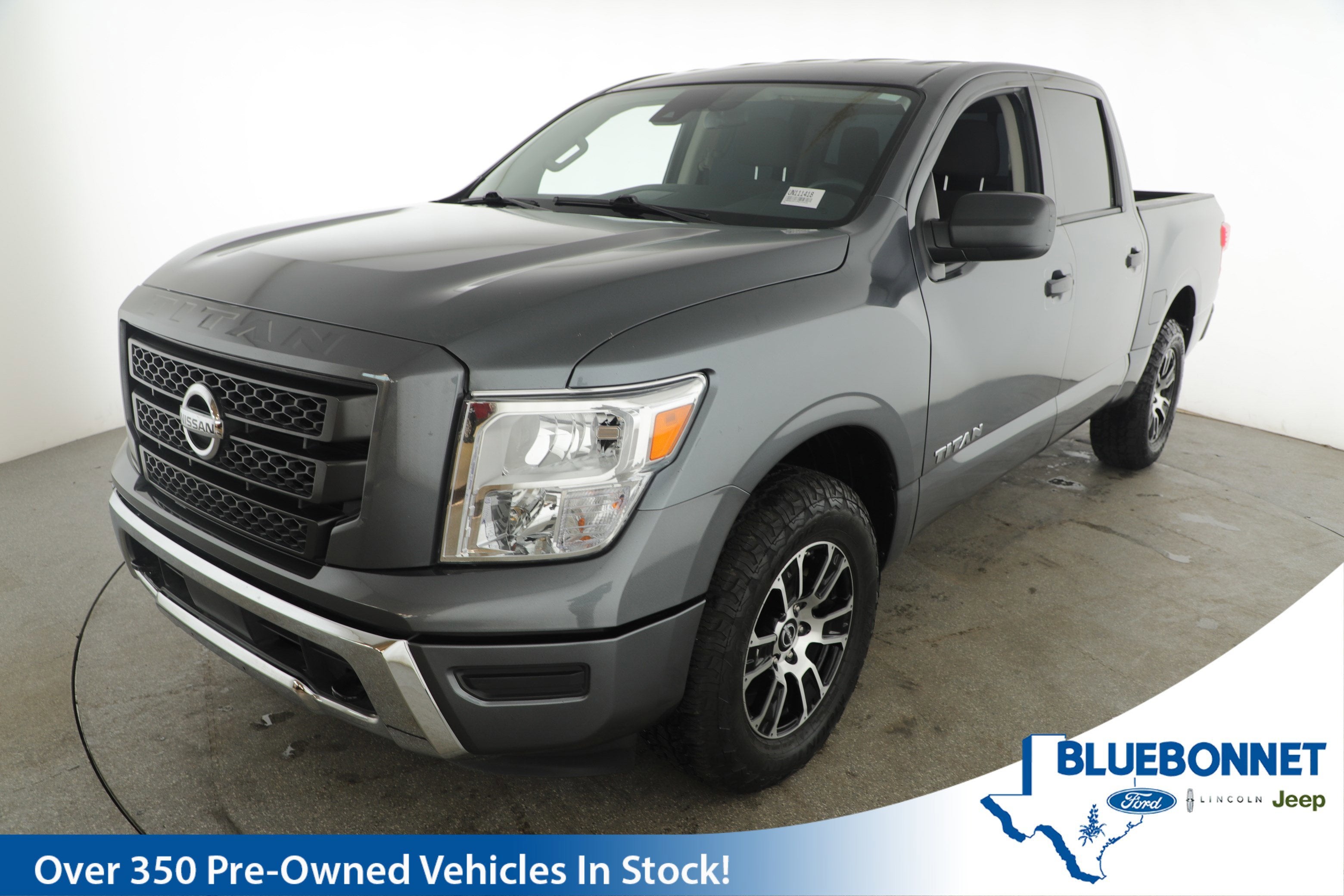 2023 Nissan TITAN Crew Cab SV 4x4