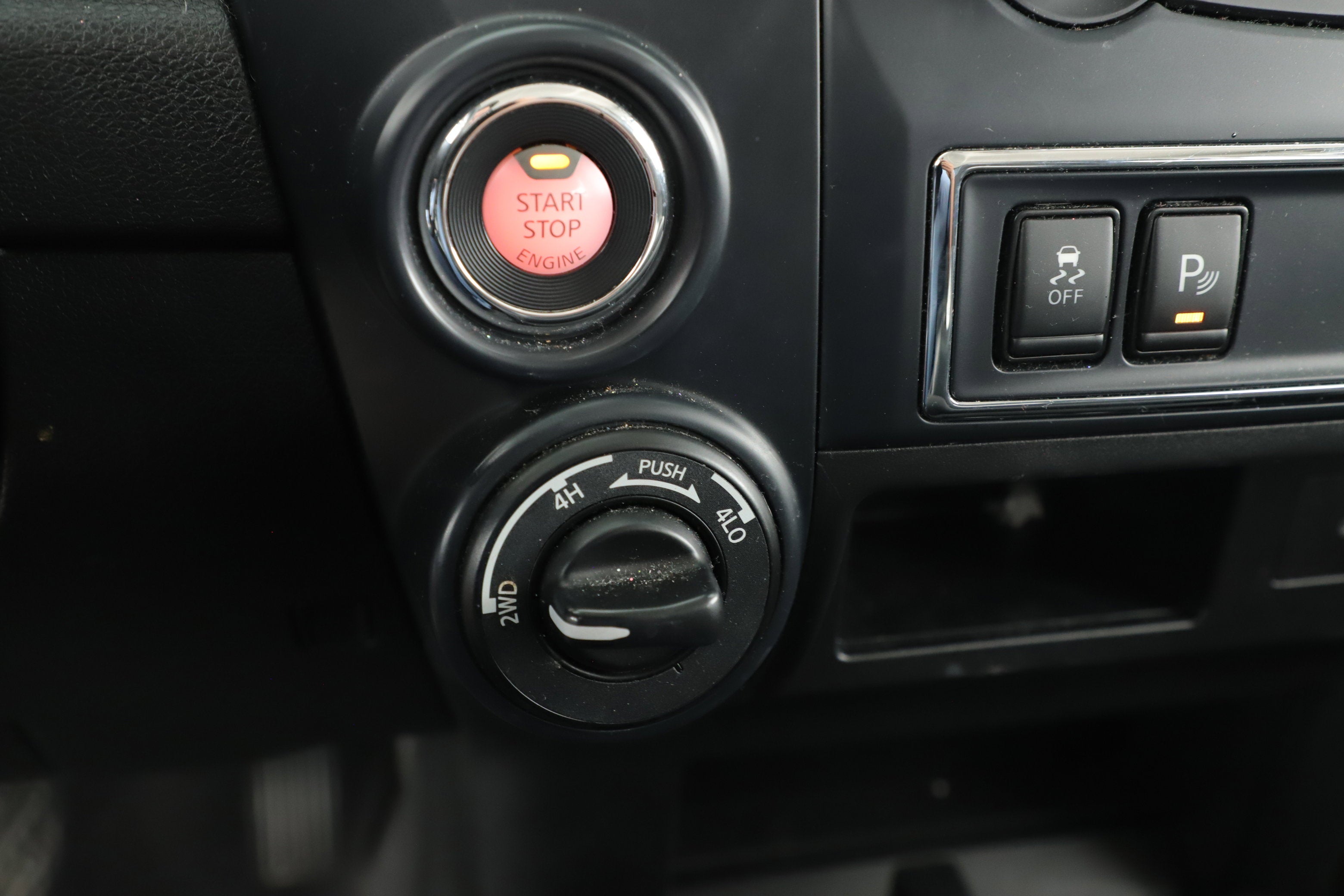 2023 Nissan TITAN Crew Cab SV 4x4