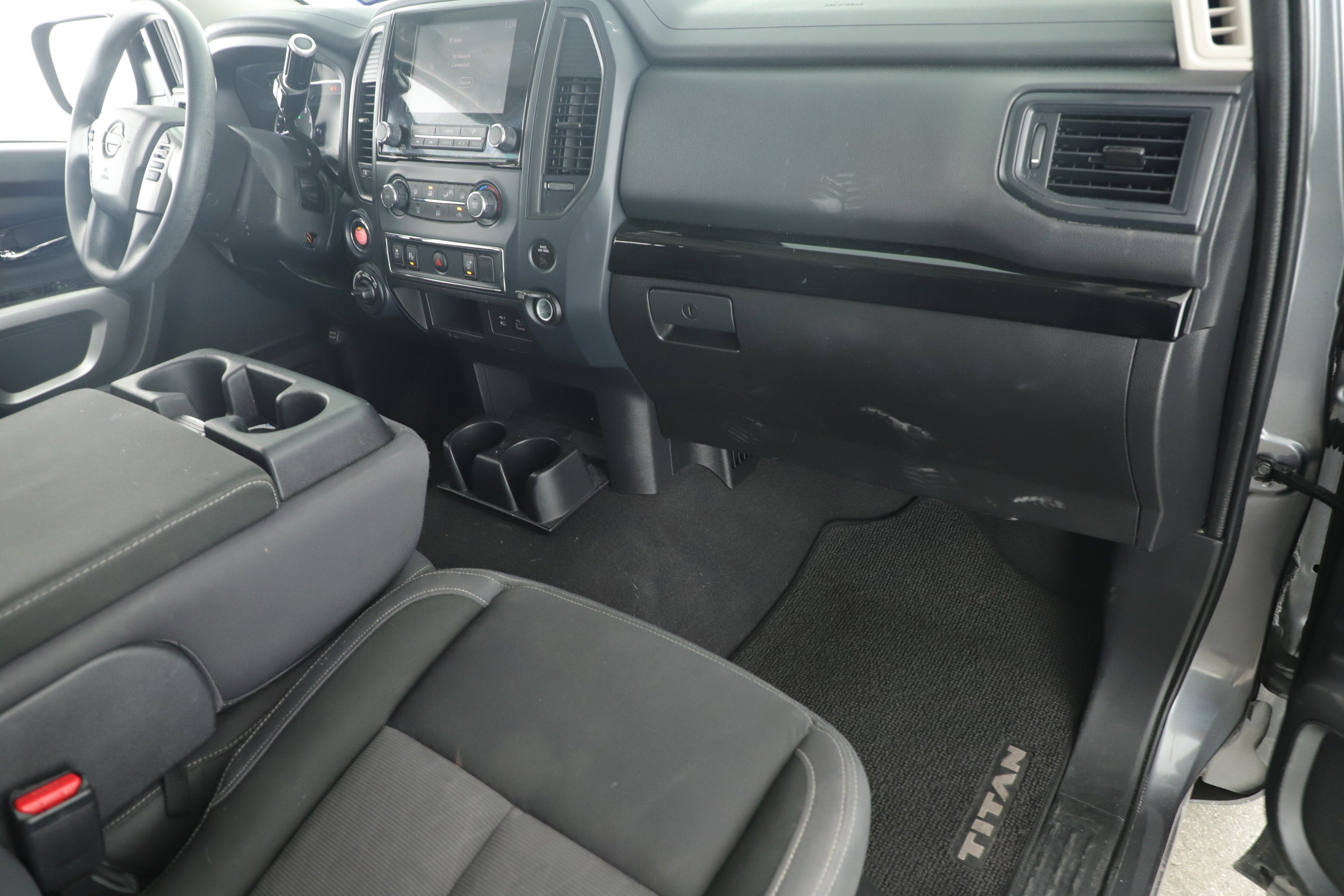 2023 Nissan TITAN Crew Cab SV 4x4