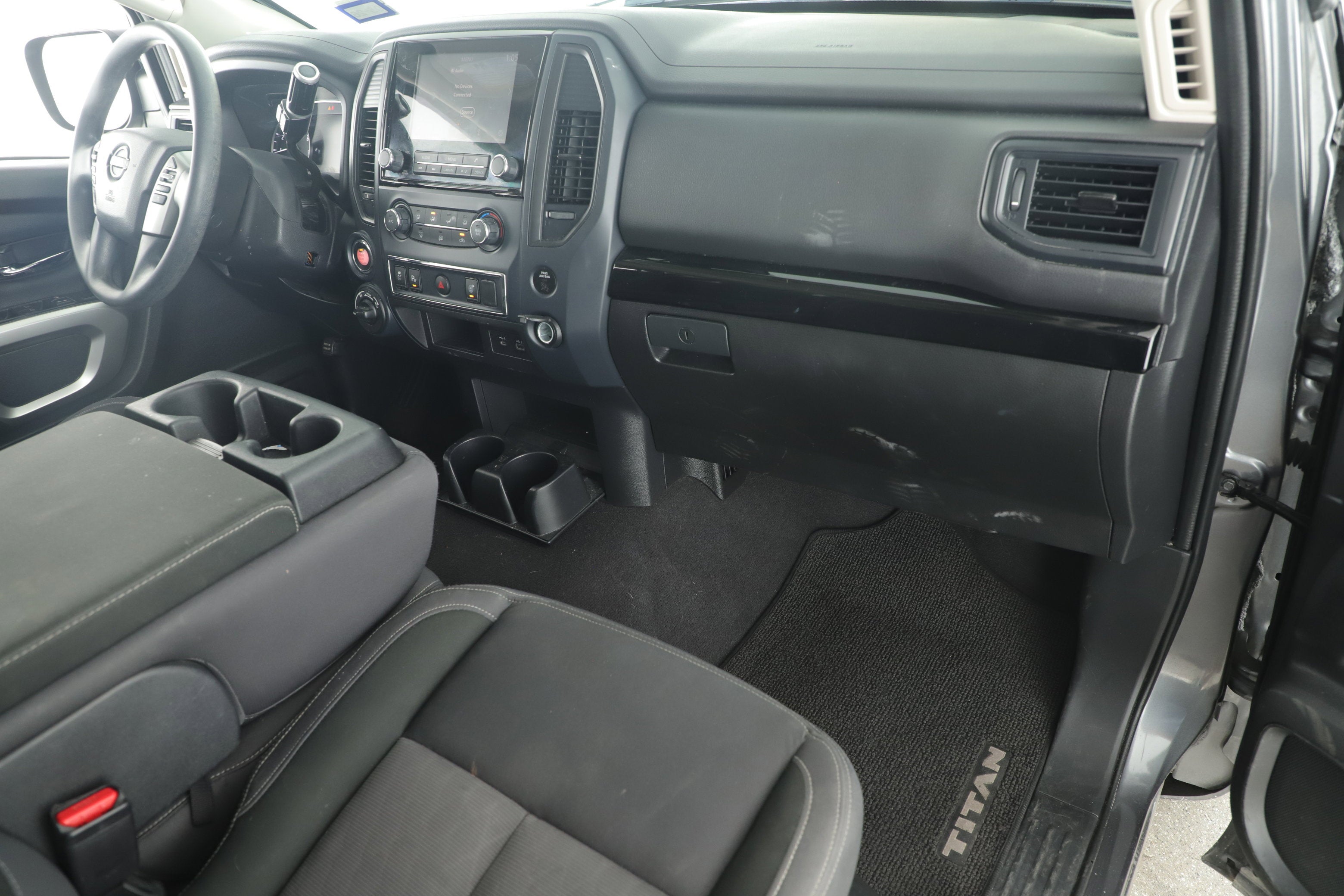 2023 Nissan TITAN Crew Cab SV 4x4