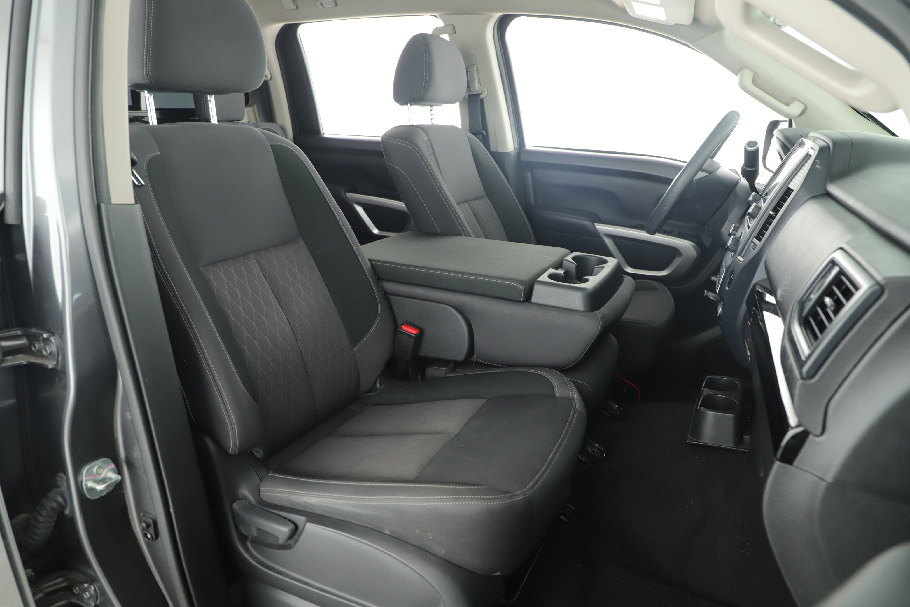 2023 Nissan TITAN Crew Cab SV 4x4