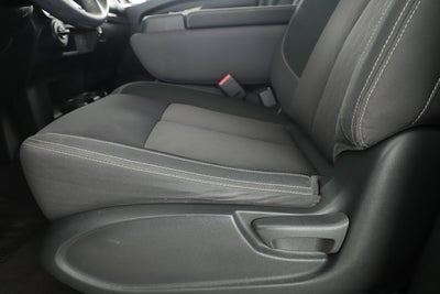 2023 Nissan TITAN Crew Cab SV 4x4