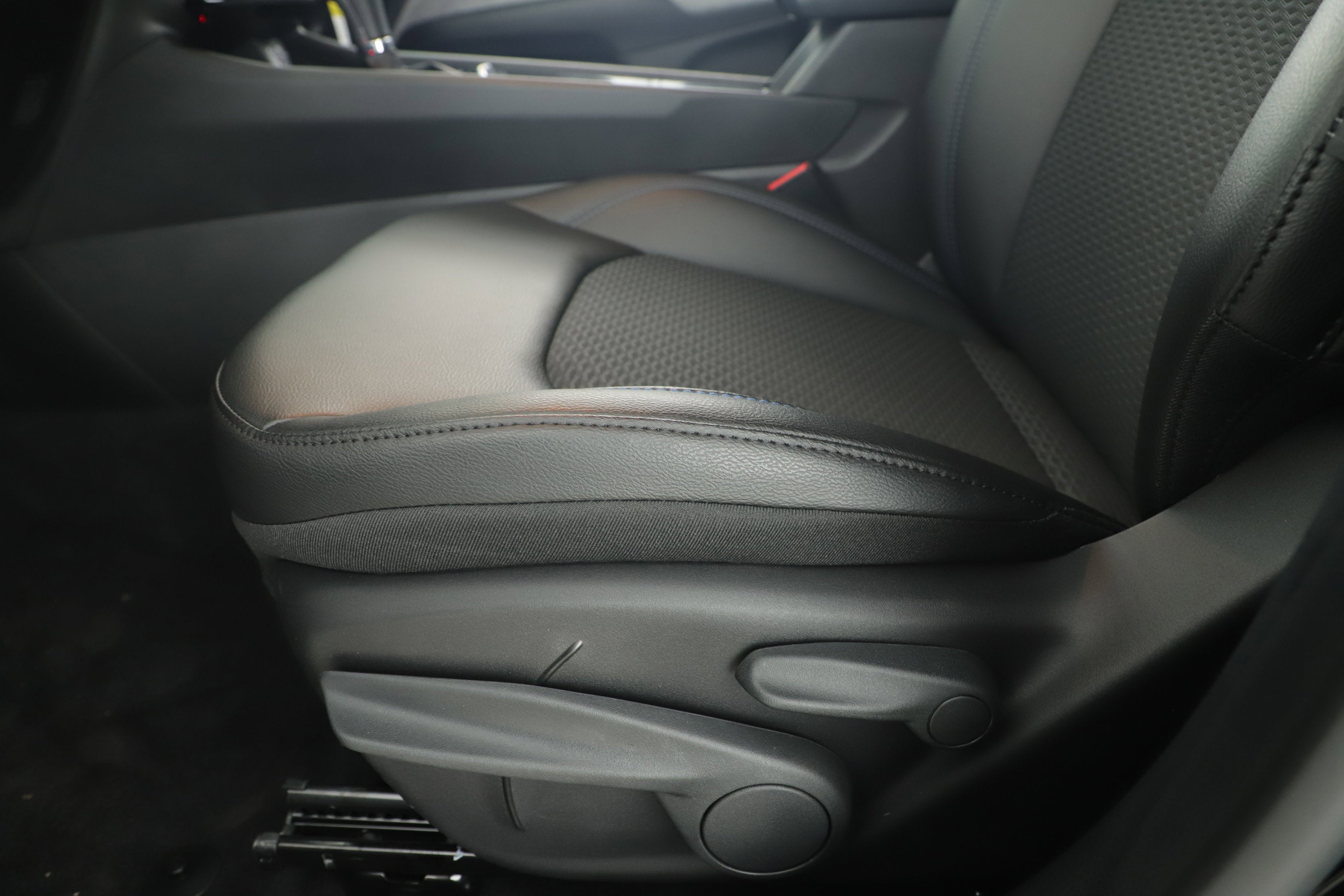 2026 Jeep Compass COMPASS LATITUDE 4X4