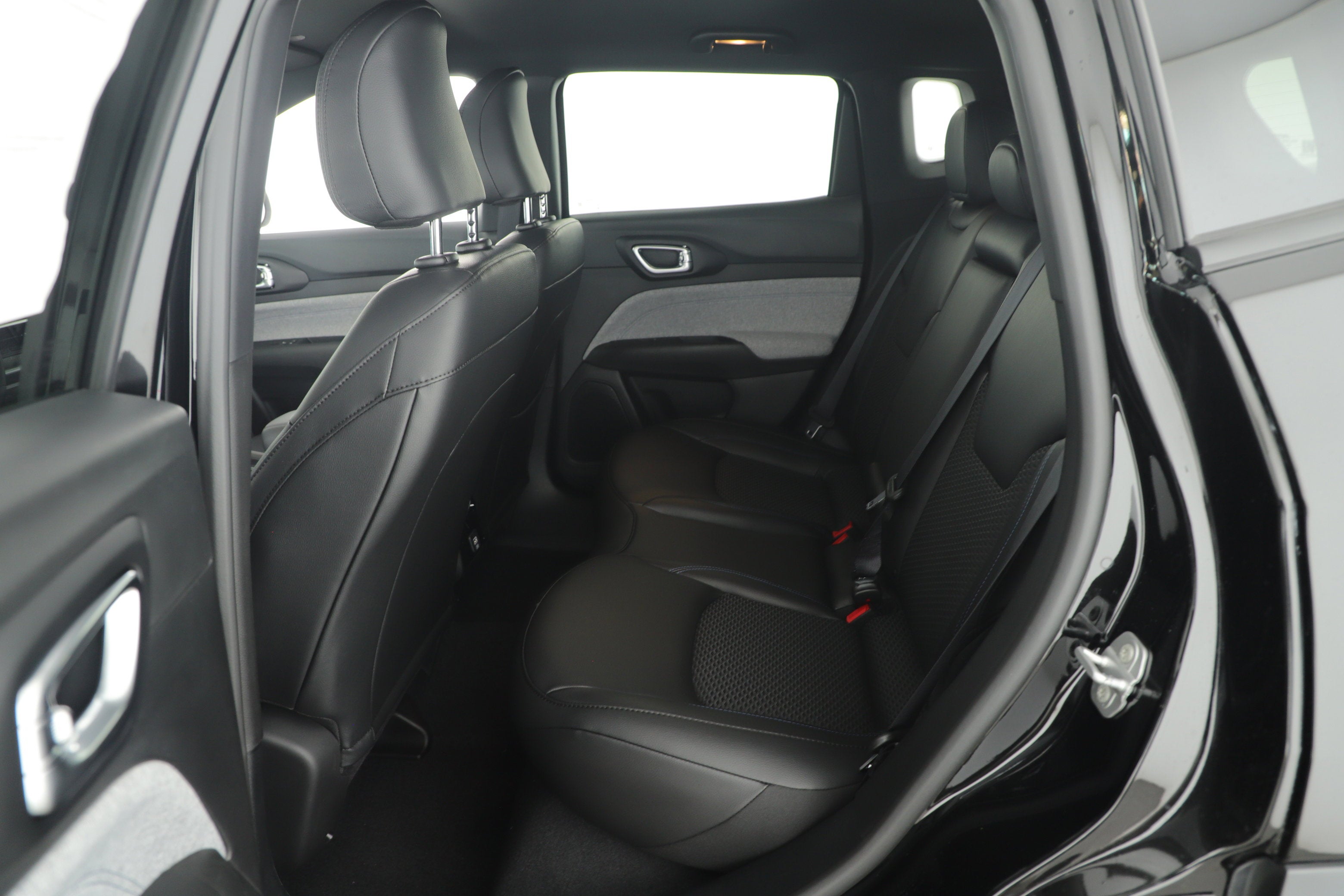 2026 Jeep Compass COMPASS LATITUDE 4X4