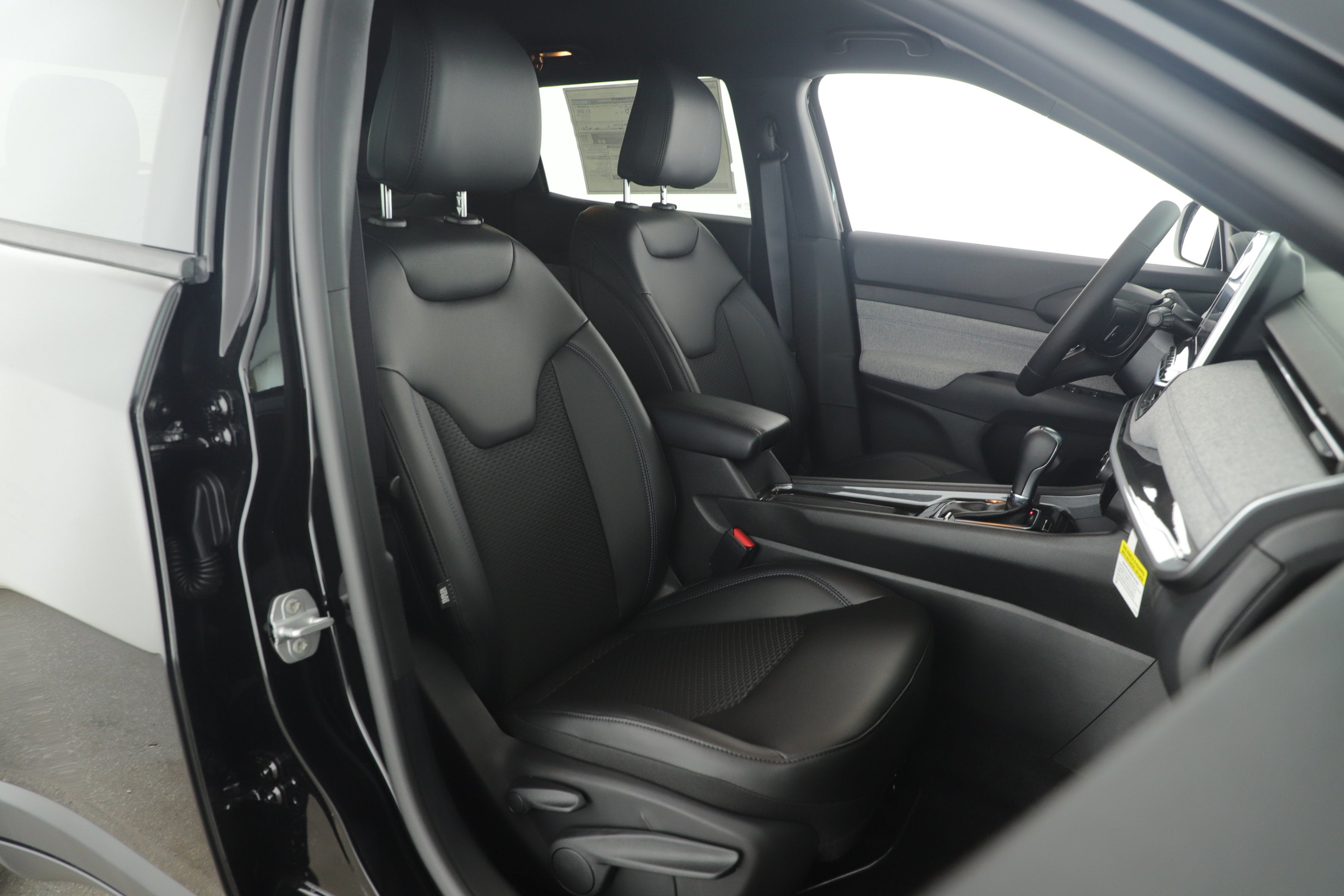 2026 Jeep Compass COMPASS LATITUDE 4X4