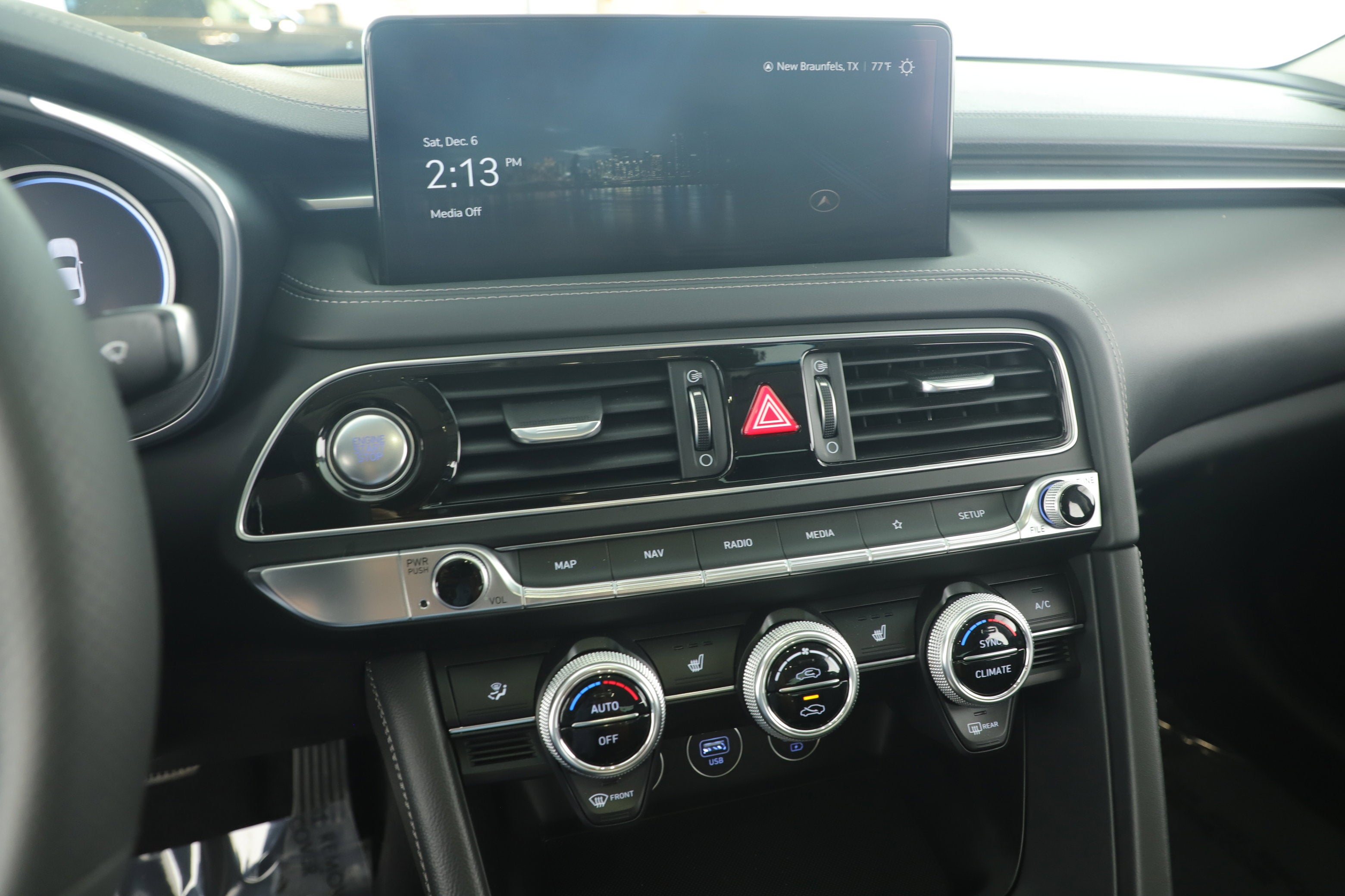 2023 Genesis G70 2.0T RWD