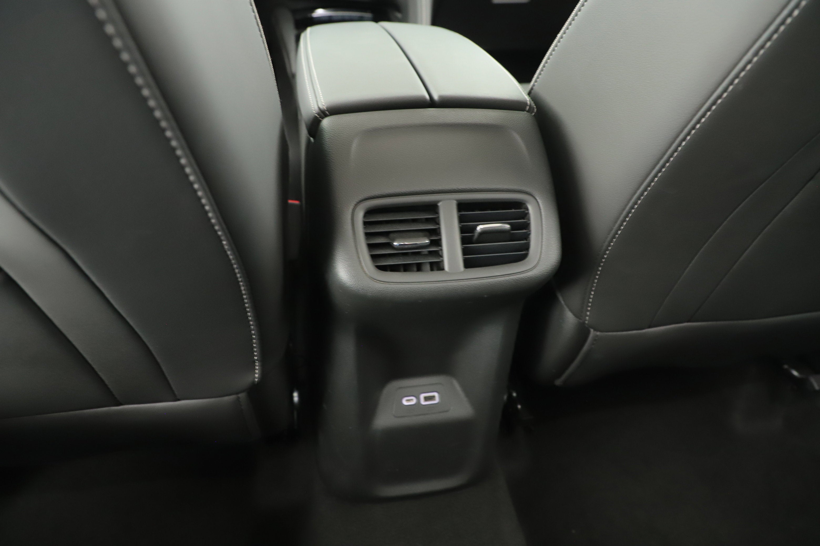 2023 Buick Envision Essence FWD