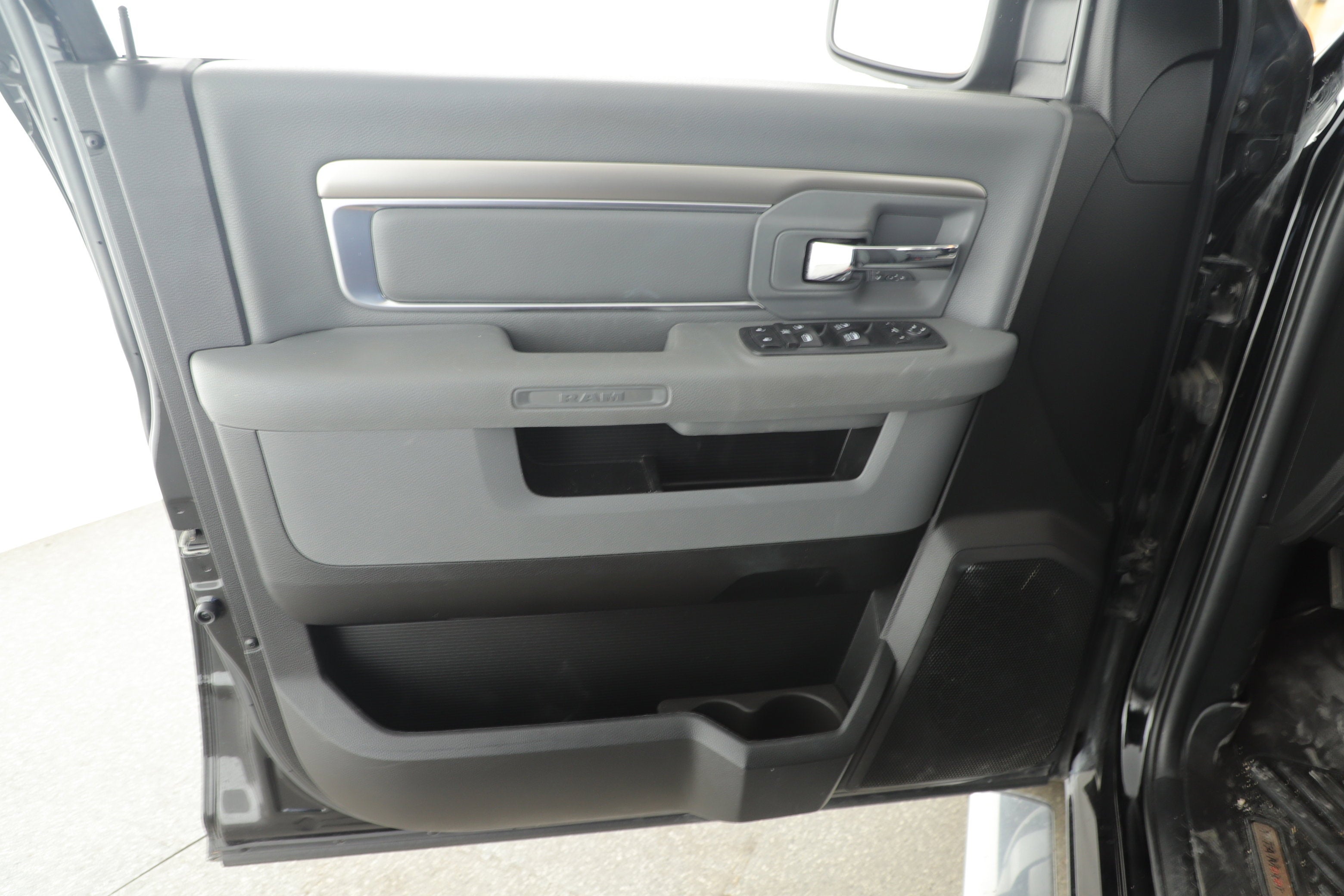 2020 RAM 1500 Classic SLT