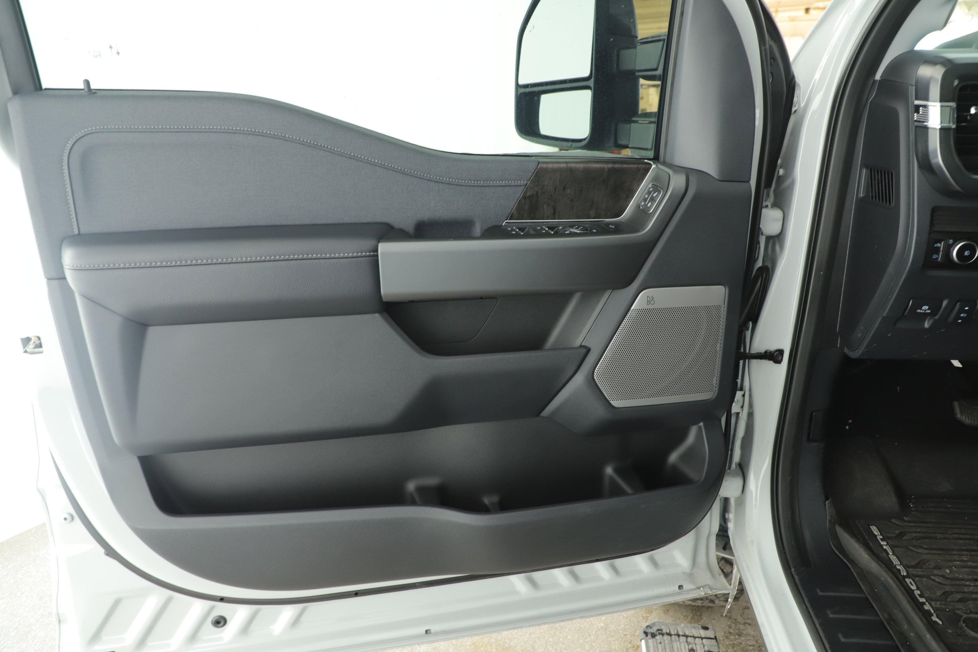 2025 Ford Super Duty F-250 SRW Base